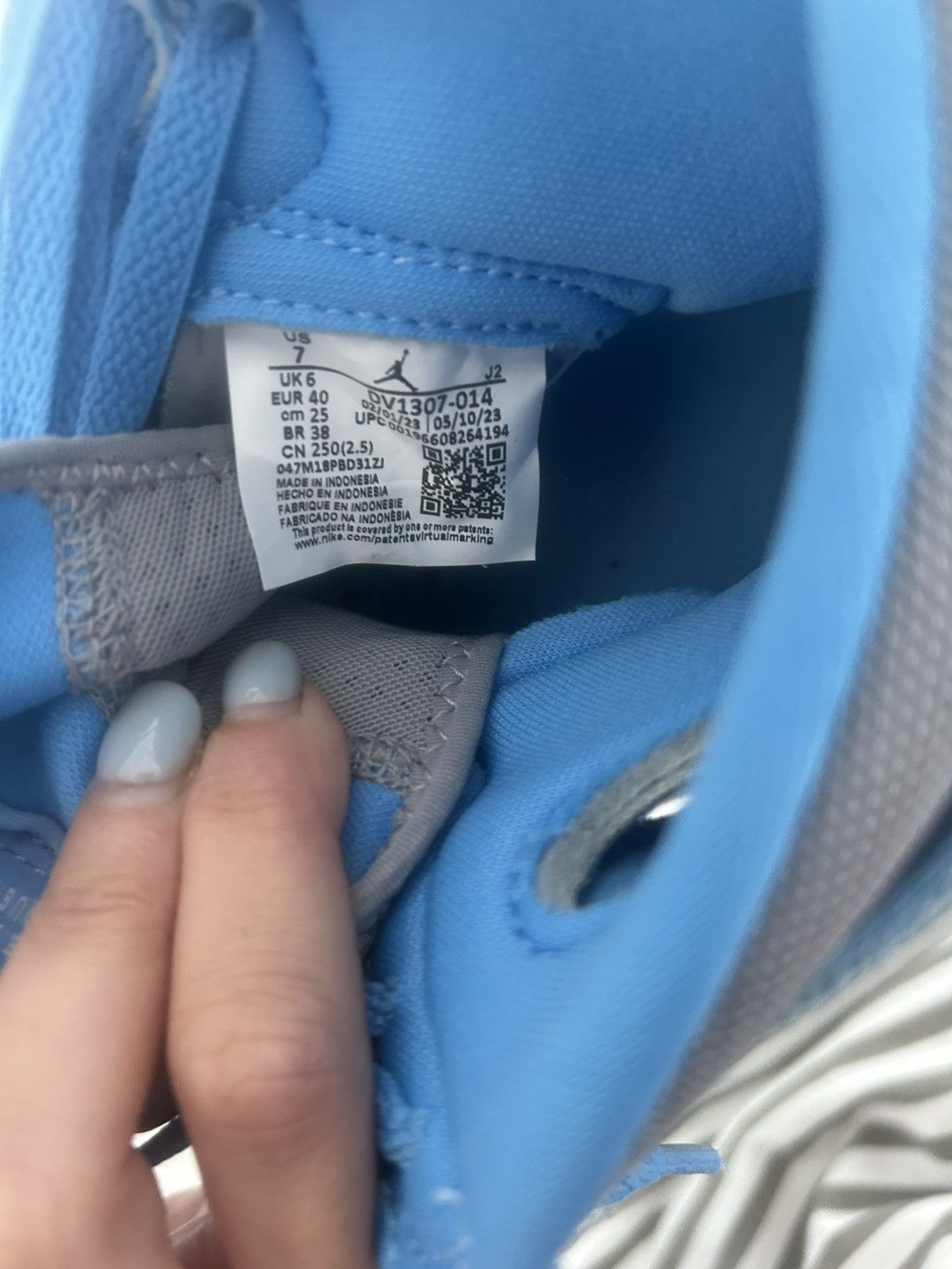 Nike Nike Jordans 1 Size US 7 / EU 40 - 4 Thumbnail