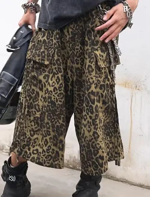 VIBE Leopard Floral Paratrooper Pleated Tourniquet Mobster Shorts Size US 32 / EU 48 - 2 Thumbnail