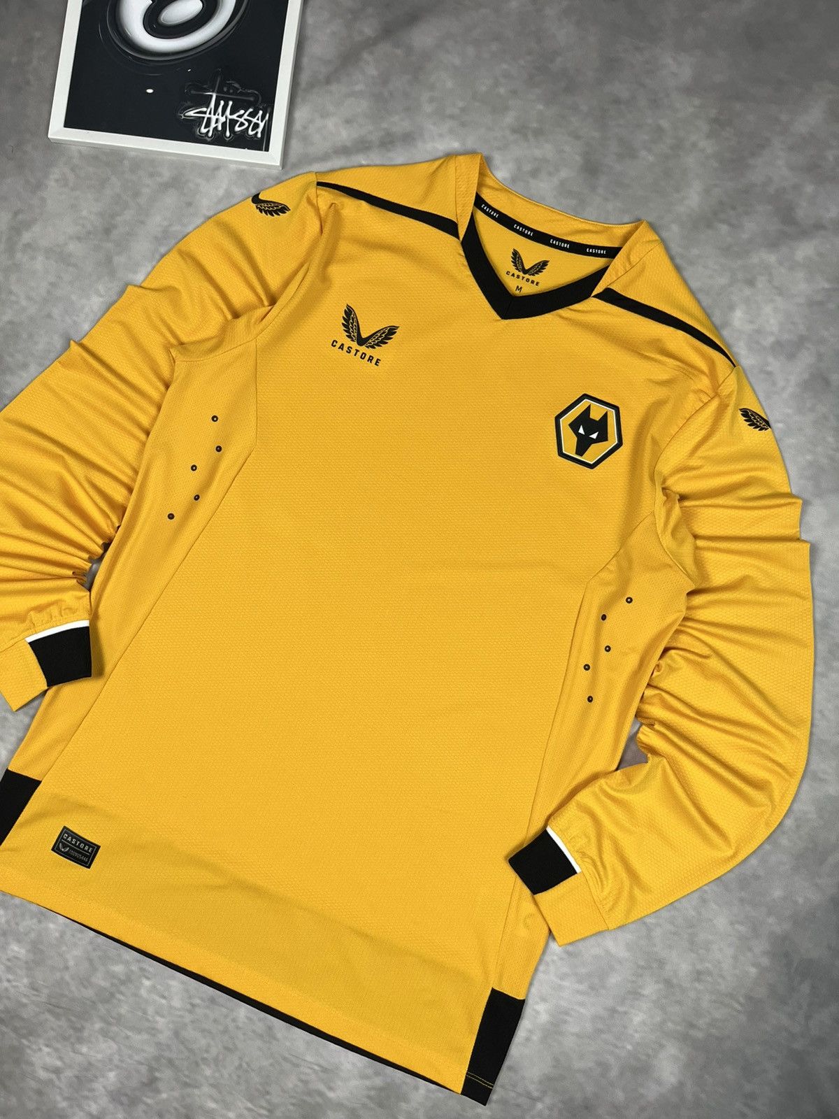 Castore Castore Wolves Pro Training Longsleeve Yellow M (2022-2023) Size US M / EU 48-50 / 2 - 2 Thumbnail