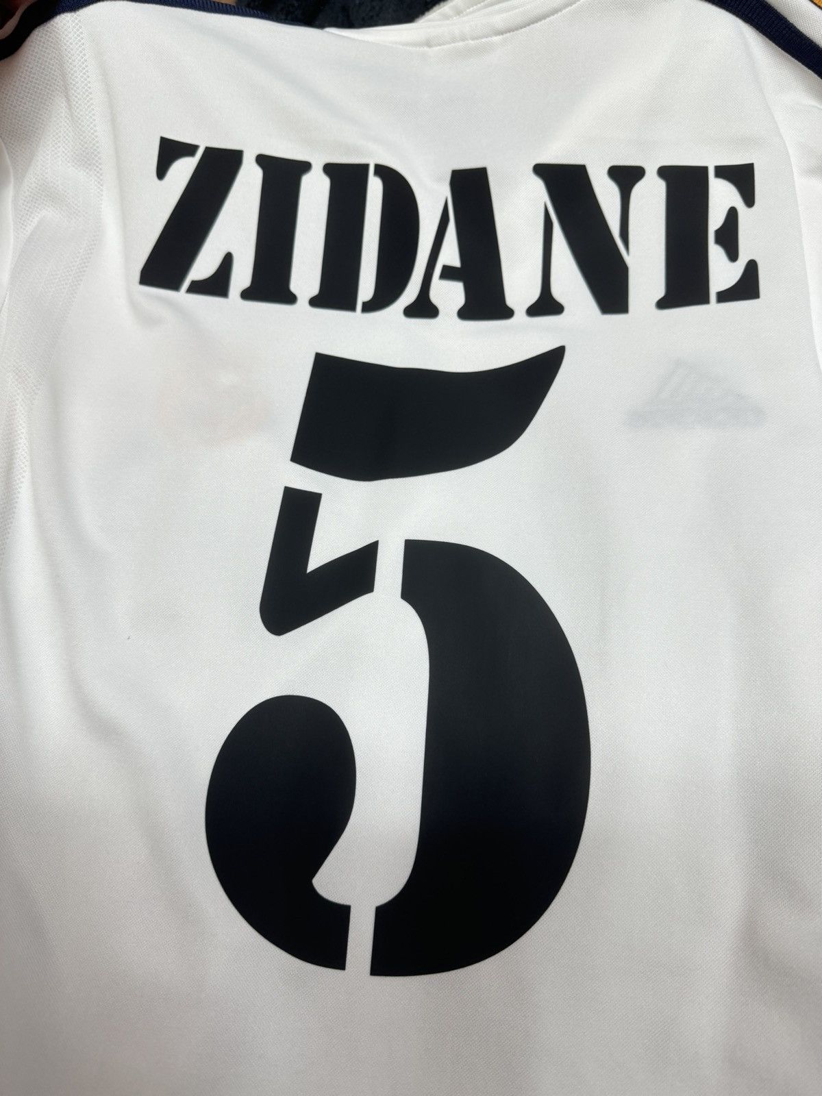 Other Real Madrid 02/03 champions league home shirt #5 Zidane Size US M / EU 48-50 / 2 - 6 Thumbnail