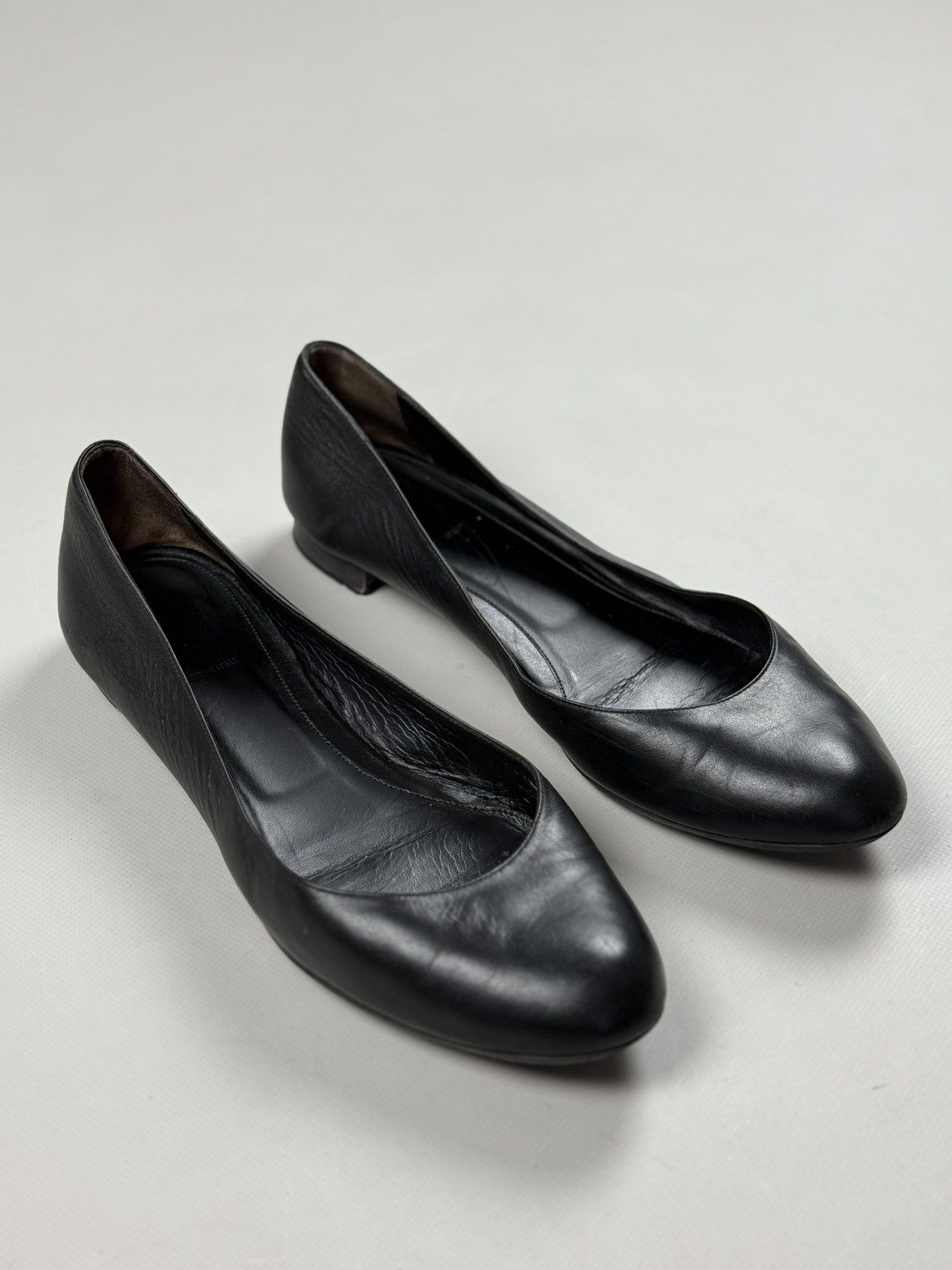 Fendi Fendi Roma Ladies Leather Flats Ballets Size 41 / US 11 Size US 11 / IT 41 - 2 Thumbnail