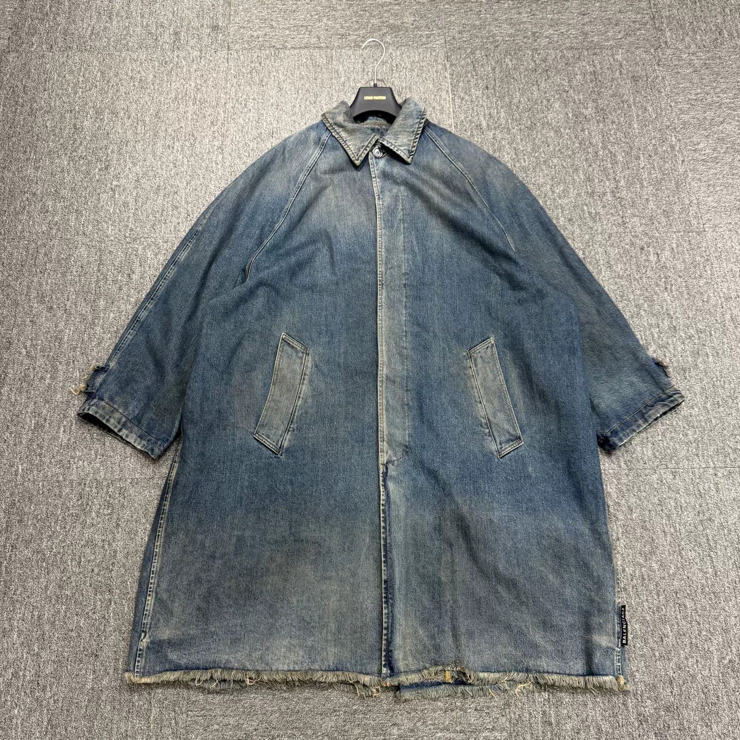 Balenciaga Balenciaga Runway Distressed Denim Coat Size US S / EU 44-46 / 1 - 1 Thumbnail