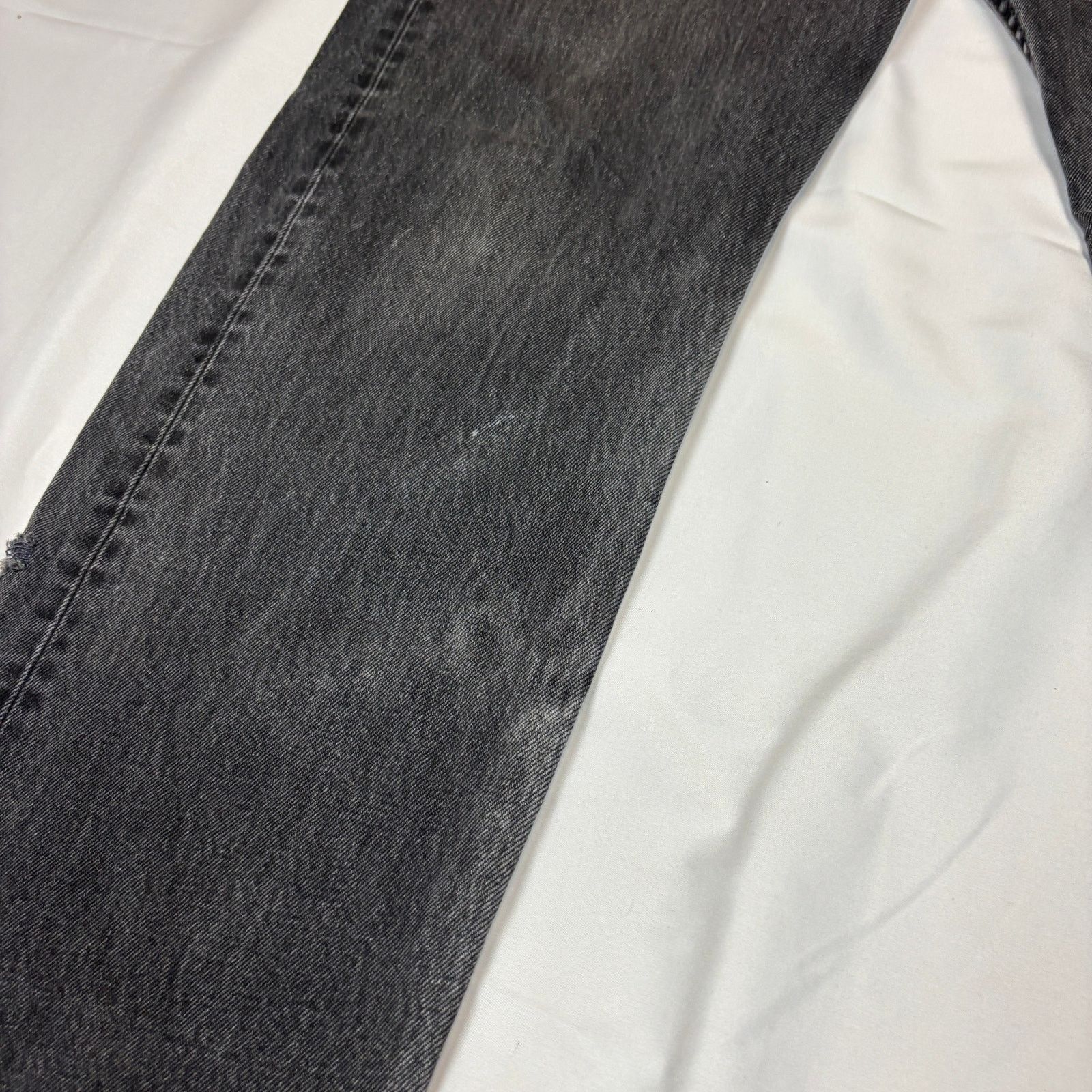 Levi's Vintage Levi's 501 Made in USA Straight Leg Jeans 35x29.5 Size US 35 - 12 Thumbnail