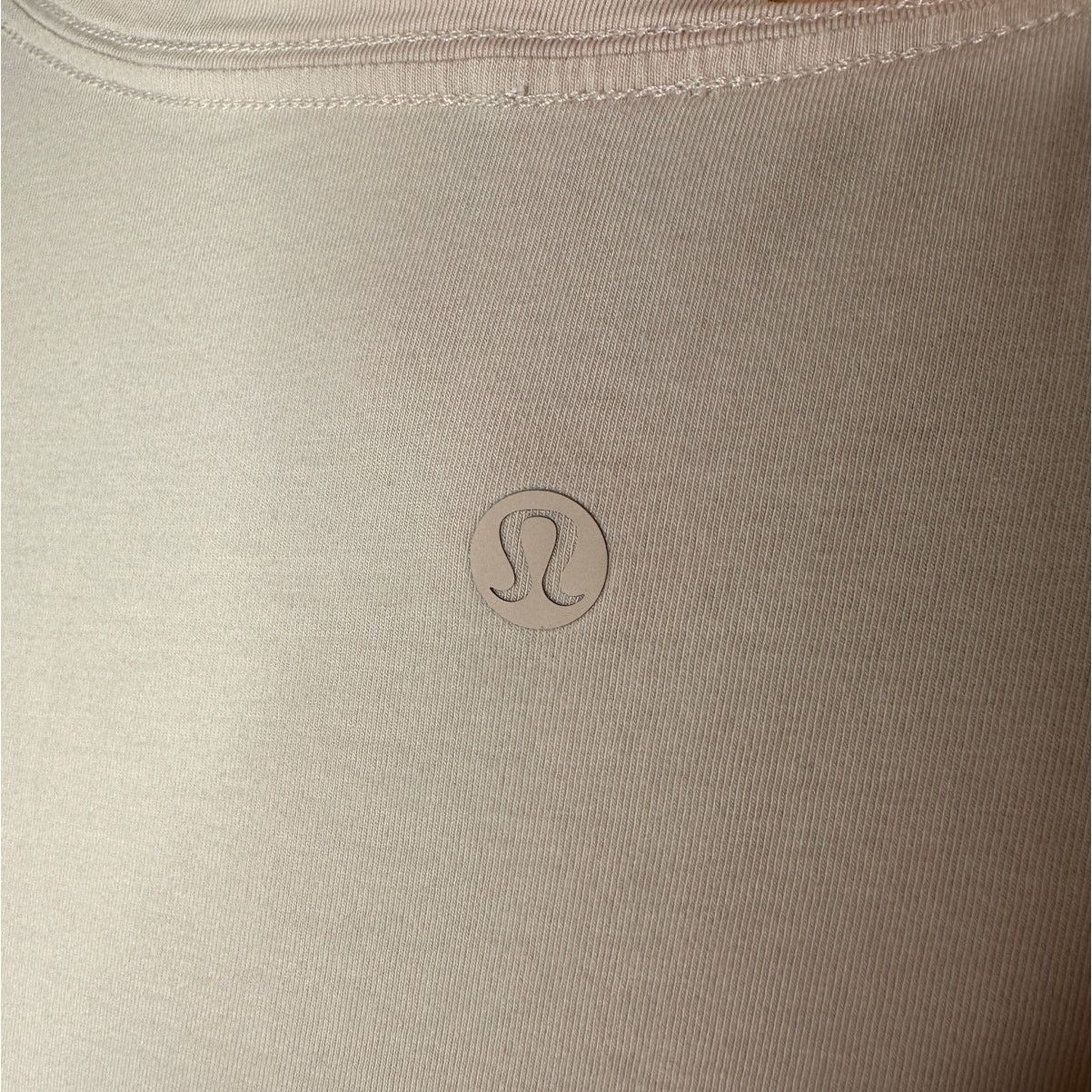 Lululemon Lululemon Pink Short Sleeve Round Neck Curved Hem Tee 6 Size M / US 6-8 / IT 42-44 - 6 Thumbnail