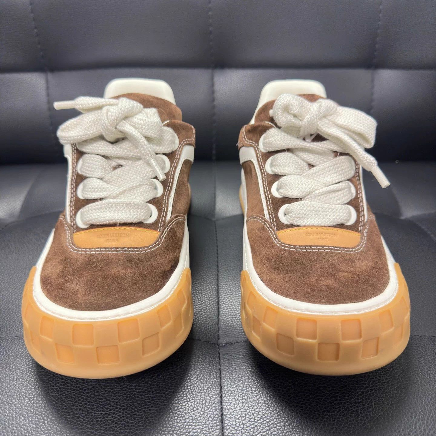 Louis Vuitton LV Louis Vuitton 25 NewSuede Low-Top Sneakers Brown 40.5 Size US 7 / EU 40 - 2 Thumbnail