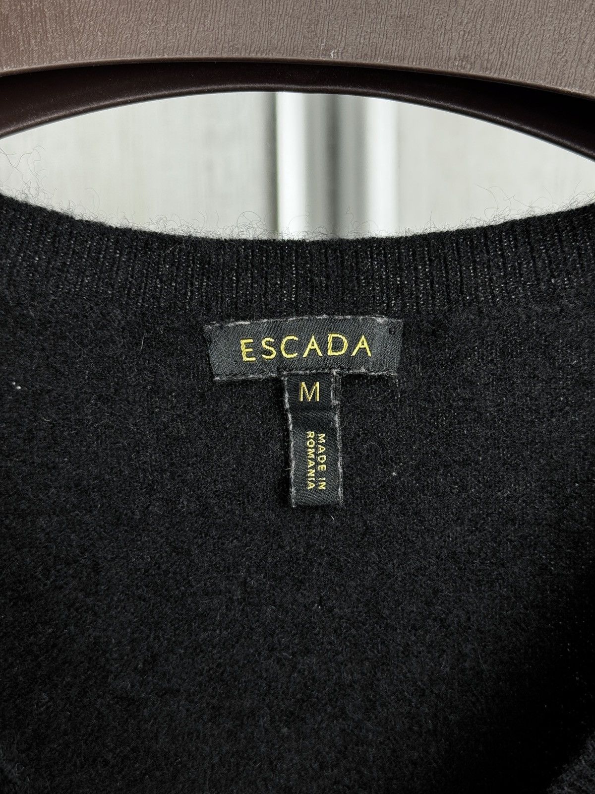 Escada Escada black pure cashmere v-neck sweater size M Size M / US 6-8 / IT 42-44 - 10 Thumbnail