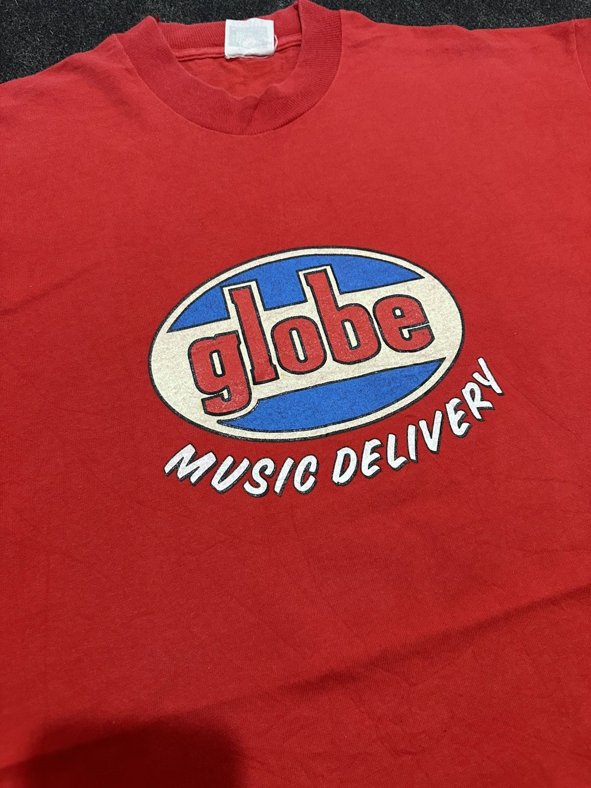 Fruit Of The Loom Vintage globe music delivery tshirt Size US M / EU 48-50 / 2 - 2 Thumbnail