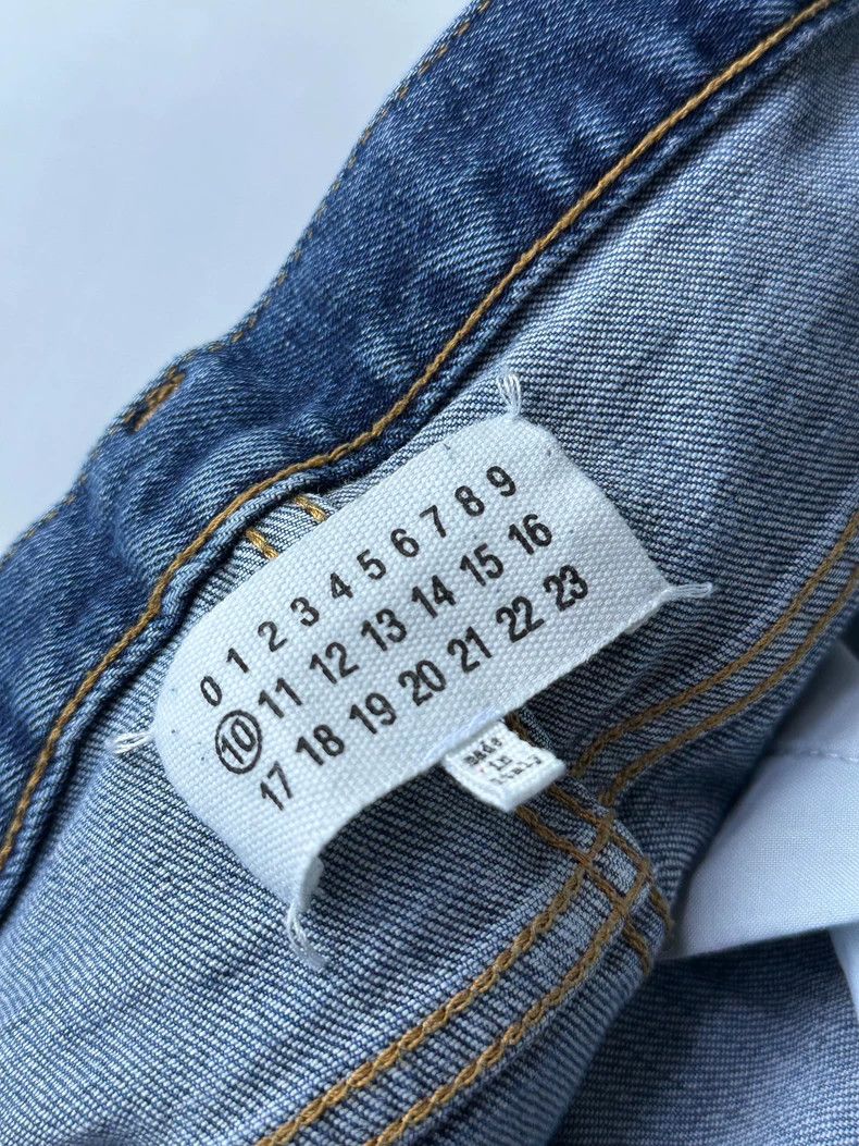 Maison Margiela Maison Margiela Cut jeans with a knife Size US 33 - 3 Thumbnail