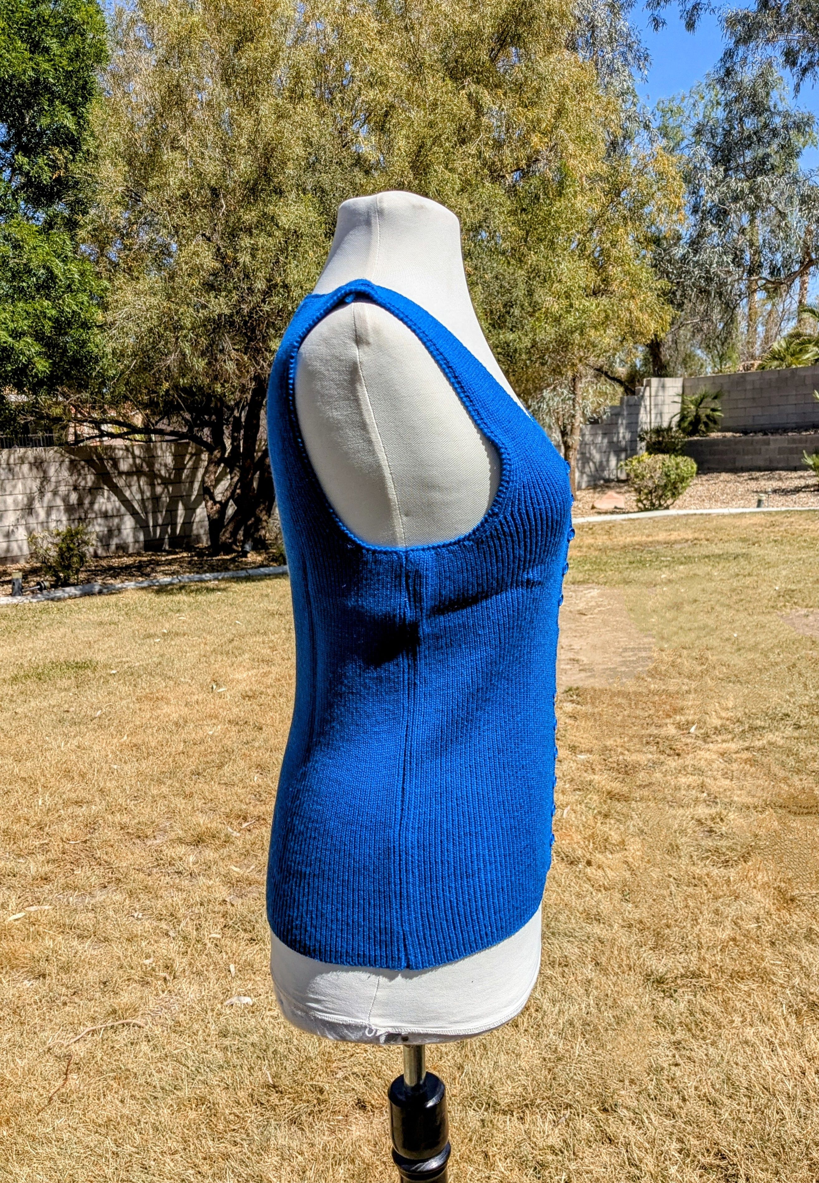 Vintage 1960s Blue Fuji-Knit Co. Tokyo Cable Knit V-neck Petite Vest Size XS / US 0-2 / IT 36-38 - 3 Thumbnail