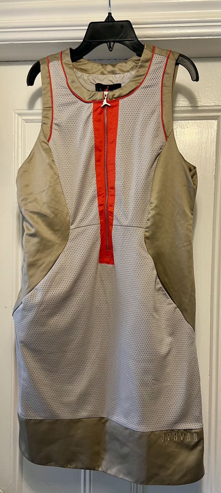 Jordan Brand Authentic Jordan New Classics Capsule women’s dress khaki M Size M / US 6-8 / IT 42-44 - 1 Thumbnail