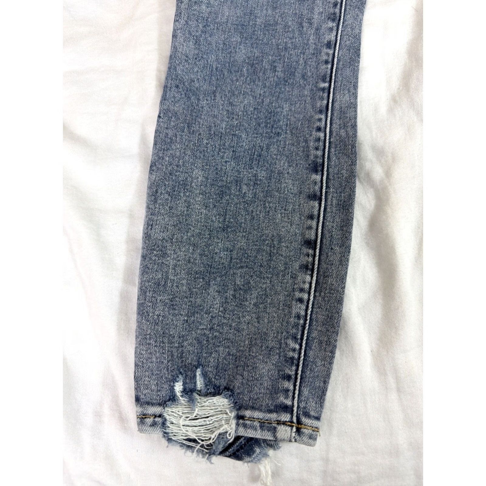 Abercrombie & Fitch Abercrombie & Fitch Women’s Jeans Skinny Light Wash High Rise Ankle 0 Blue XS? Size 42" / US 20 - 3 Thumbnail