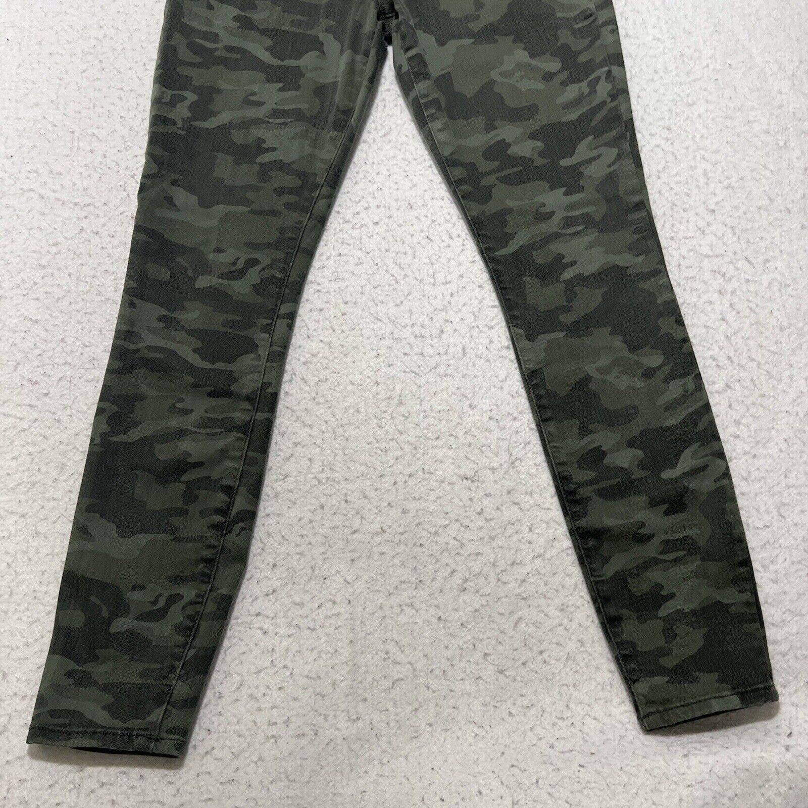 Good American Good American 8 / 29 Good Skinny Leg Camouflage Green Jeans Size 30" / US 8 / IT 44 - 3 Thumbnail