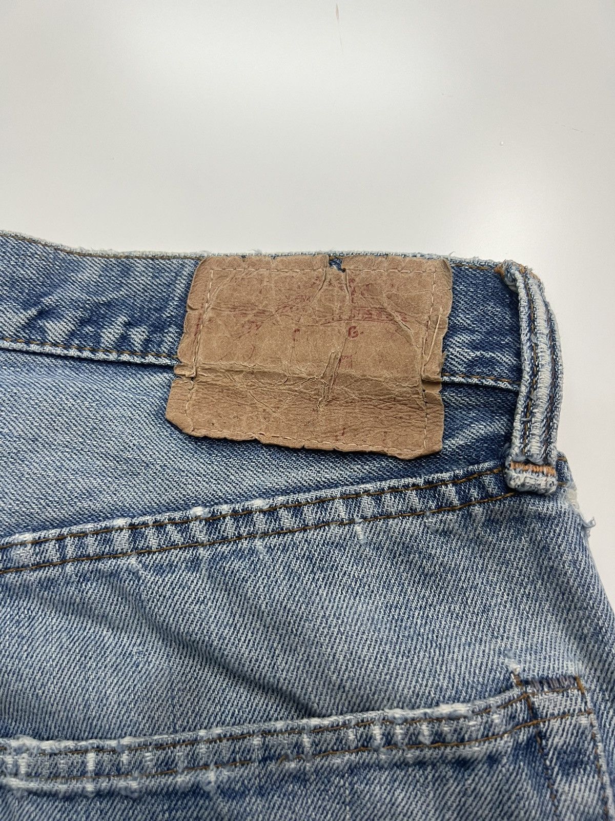 Levi's VINTAGE LEVIS BIG E SELVEDGE BUTTON NO6 SIZE 32 Size US 32 / EU 48 - 13 Thumbnail