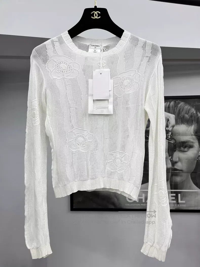 Chanel Chanel White camelia hollow knit long sleeves Size XS / US 0-2 / IT 36-38 - 1 Thumbnail