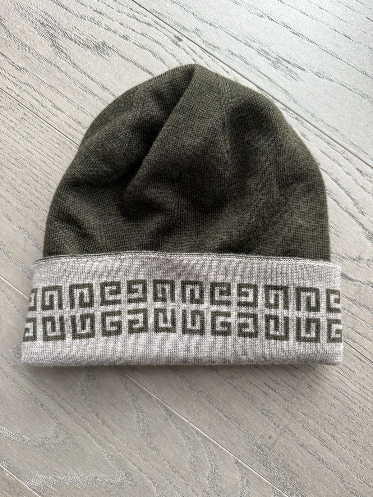 Givenchy ***RARE GIVENCHY LOGO INTARSIA KNIT BEANIE Size ONE SIZE - 1 Thumbnail
