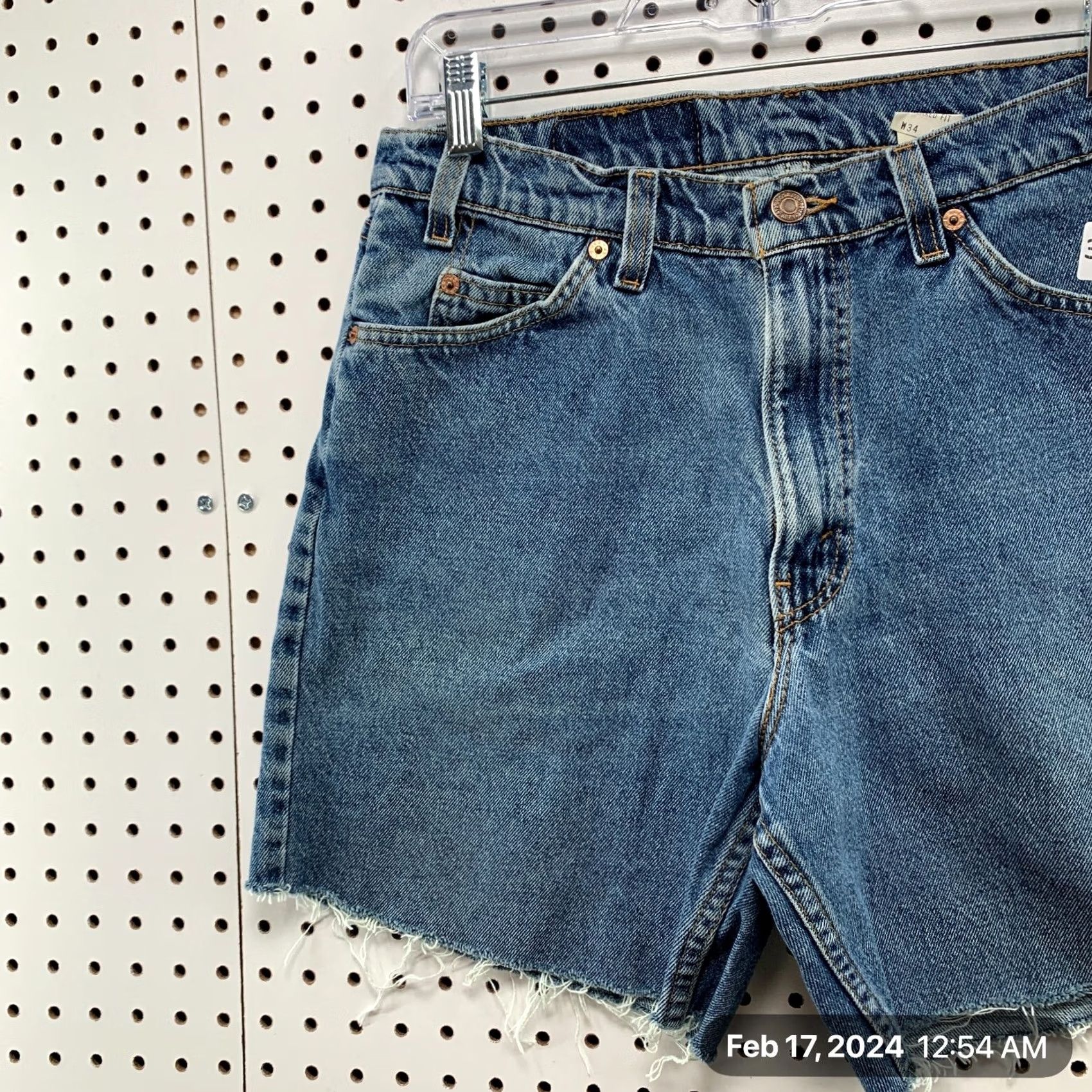 Levi's VINTAGE Levi's 90s Denim Shorts Mens 32x5 Light Wash Made USA Size US 32 / EU 48 - 4 Thumbnail