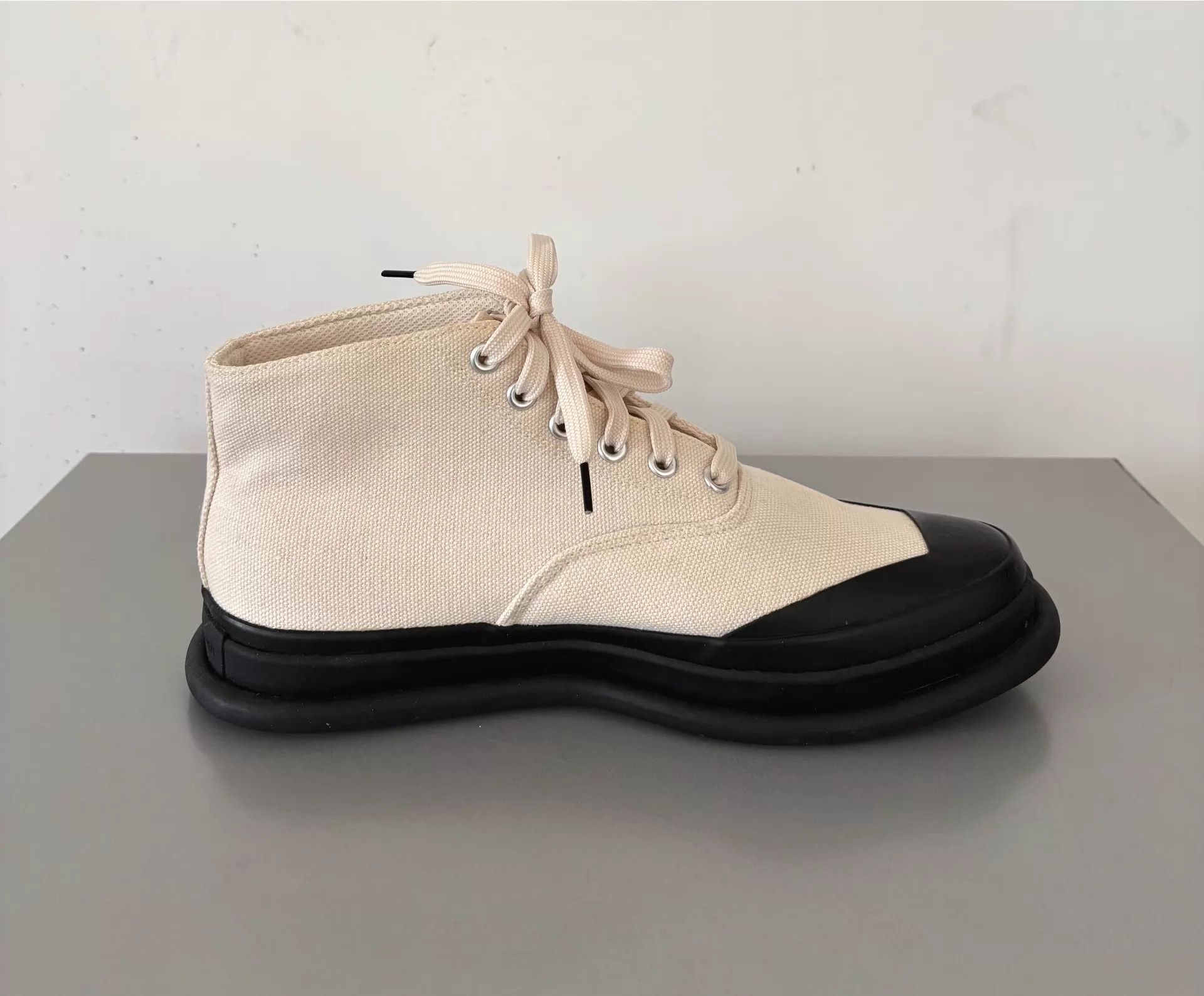 Issey Miyake IsseyMiyake Hi-Top Canvas Sneakers Beige/Black 41EU Size US 8 / EU 41 - 2 Thumbnail
