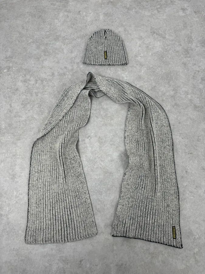 Armani 2000s Armani Scarf & Beanie White Painted Effect Set Size ONE SIZE - 1 Thumbnail