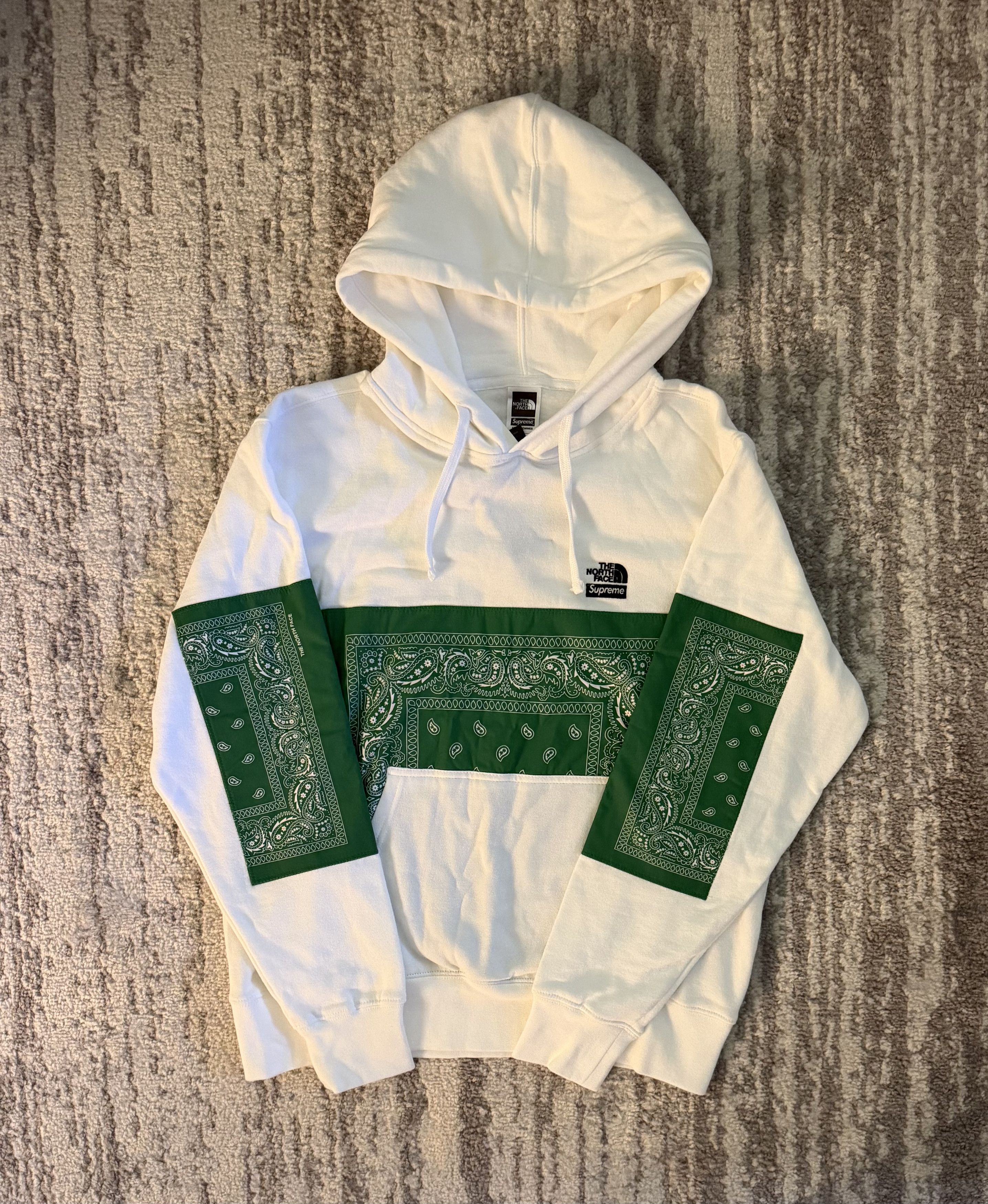 Supreme × The North Face Supreme x The North Face Bandana Hoodie New with Tag Size US S / EU 44-46 / 1 - 1 Thumbnail