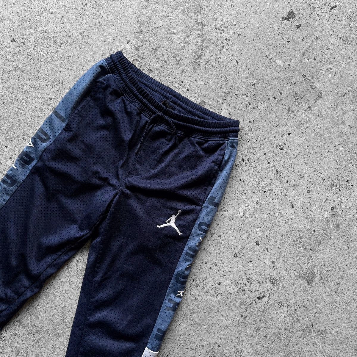 Jordan Brand Air Jordan Boys Vintage Navy Blue Track Pants Pockets Logo Size US 26 / EU 42 - 3 Thumbnail