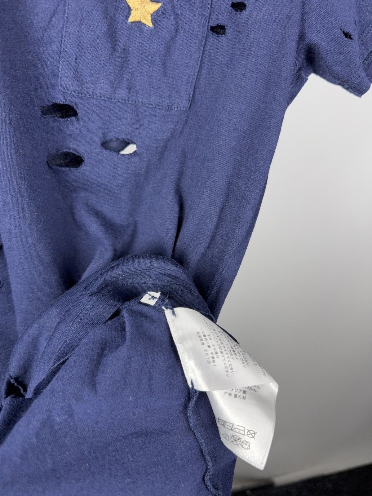 Gucci 00s Gucci Distressed Pocket Tee Archive Ripped Made in Italy Size XS / US 0-2 / IT 36-38 - 9 Thumbnail