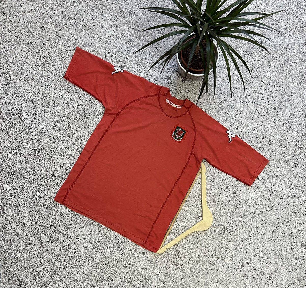 Kappa × Vintage Vintage Kappa Wales 2000 2001 2002 2003 Home Soccer Jersey Size US L / EU 52-54 / 3 - 1 Thumbnail