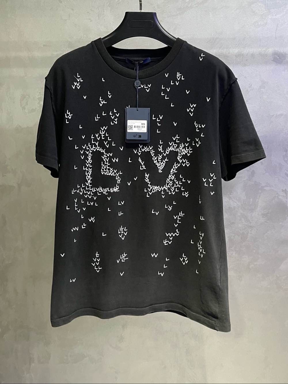 Louis Vuitton Louis Vuitton Spread Logo Embroidered T-Shirt Size M Size US M / EU 48-50 / 2 - 1 Thumbnail