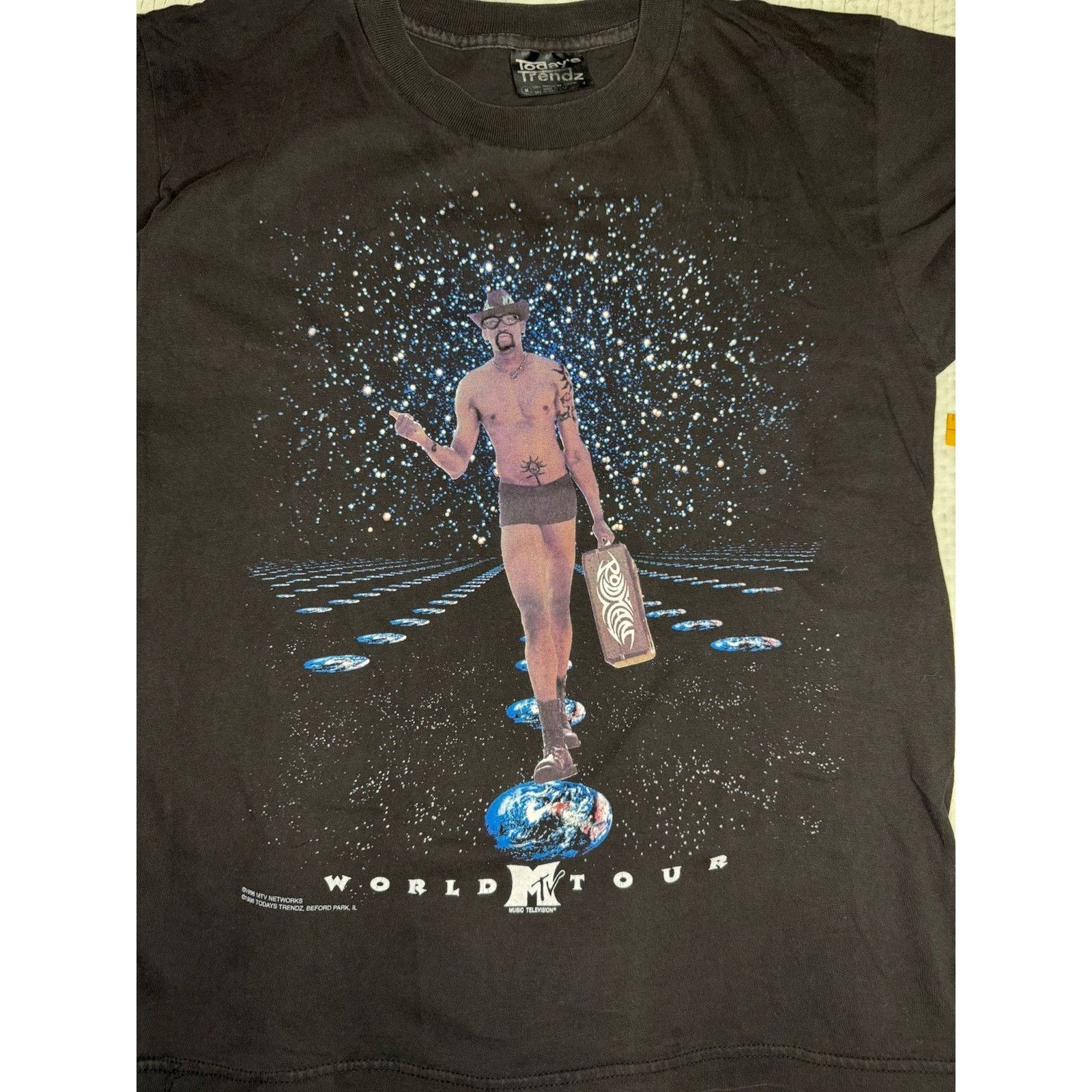 Mtv Dennis Rodman MTV World Tour Todays Trendz T-Shirt Medium Size US M / EU 48-50 / 2 - 16 Thumbnail