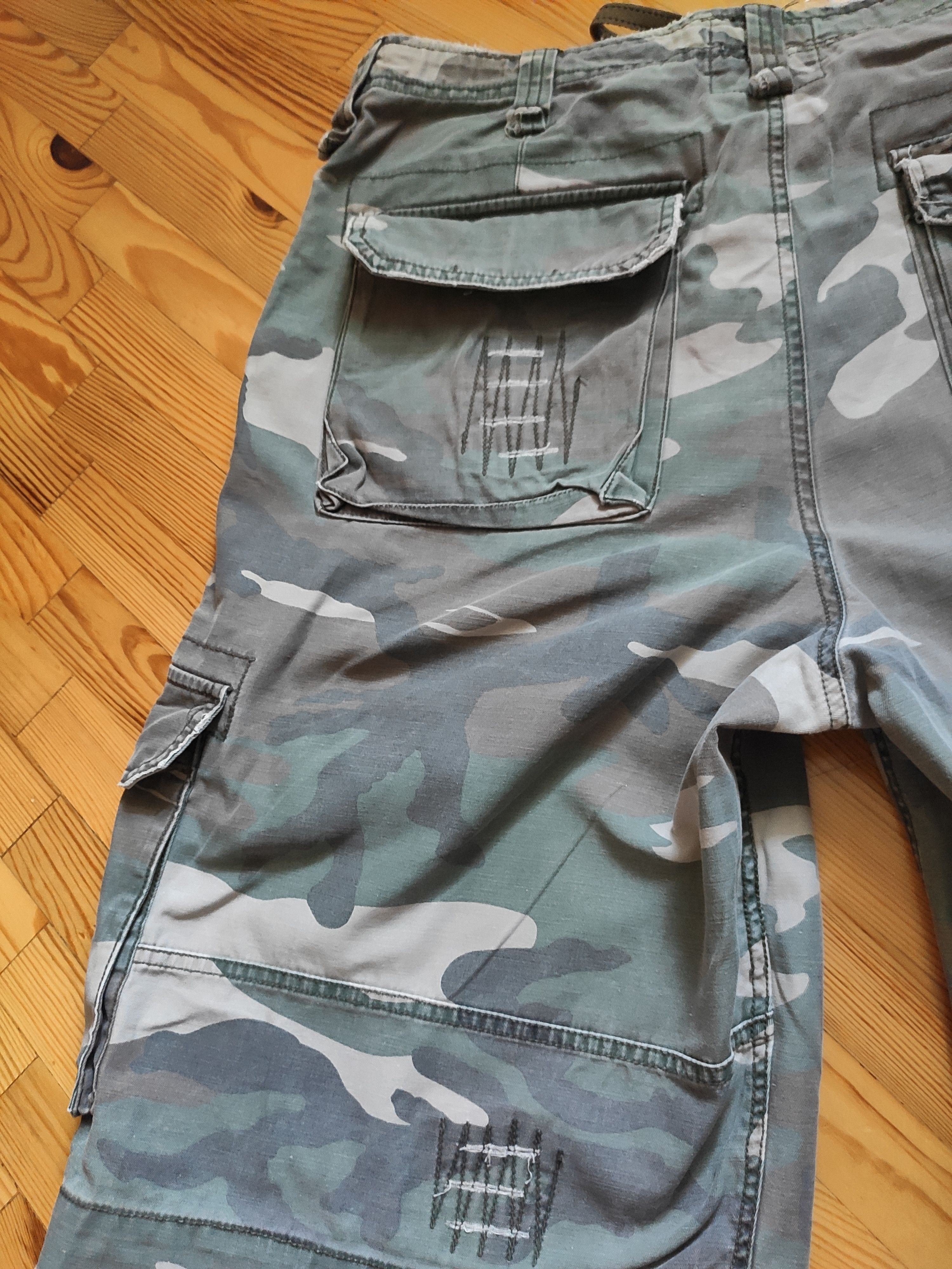JNCO × Japanese Brand × Realtree realtree cargo camo shorts W32 L green military gorpocore Size US 34 / EU 50 - 6 Thumbnail
