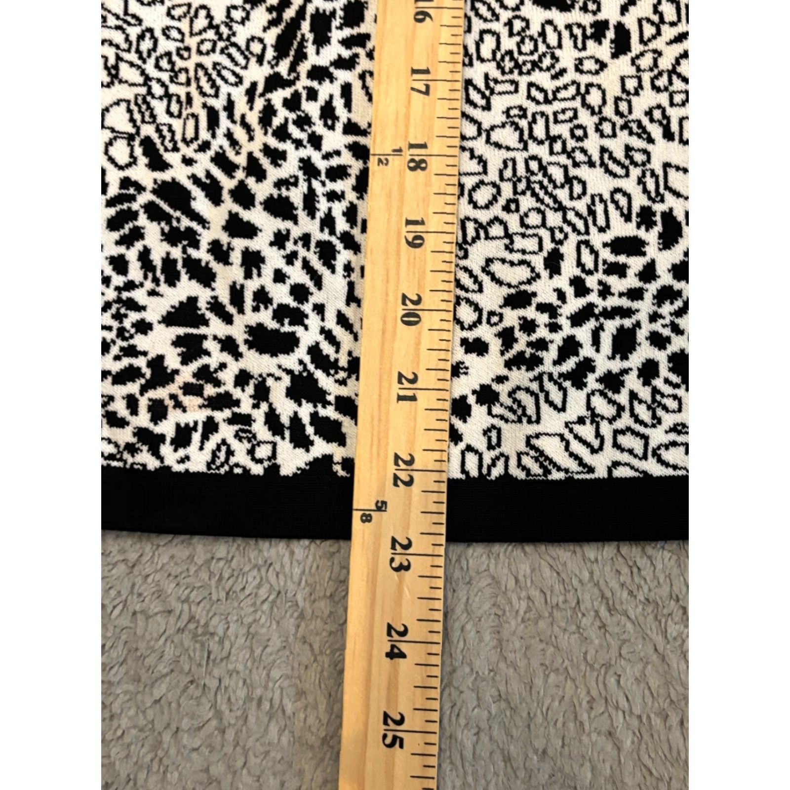White House Black Market White House Black Market Tank Womens XS Sleeveless Animal Print Multicolor Size XS / US 0-2 / IT 36-38 - 4 Thumbnail