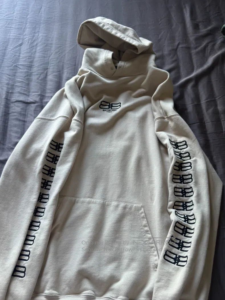 Balenciaga Balenciaga Double B Embroidered Hoodie Size US M / EU 48-50 / 2 - 1 Thumbnail
