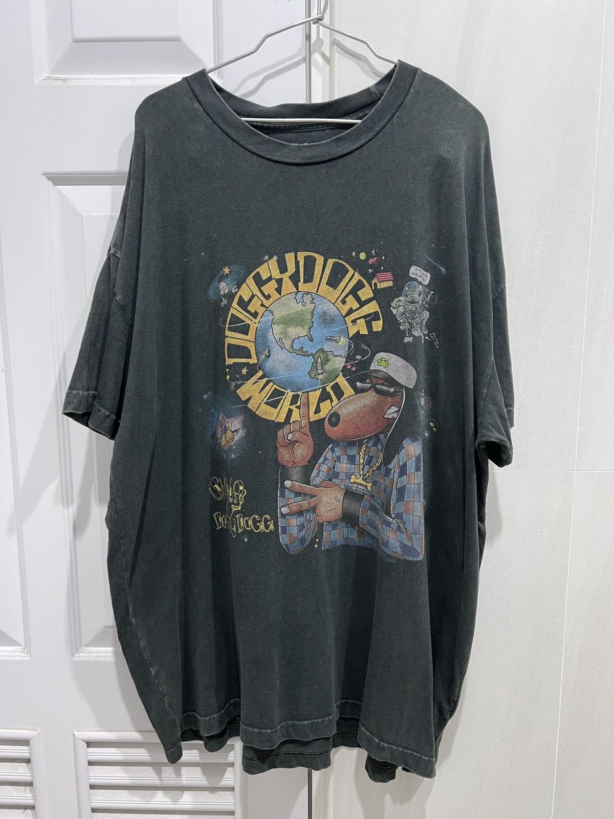 Death Row Records × Rap Tees × Snoop Dogg Doggydogg World Death Row Records Promo Tee 2XL Faded Size US XXL / EU 58 / 5 - 2 Thumbnail