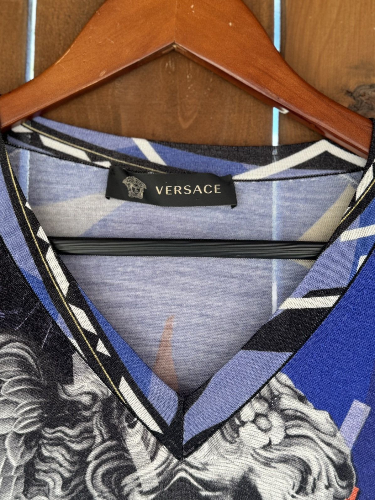 Versace VERSACE WOOL SWEATER with ANTIQUE PRINT size 52 Size US L / EU 52-54 / 3 - 4 Thumbnail