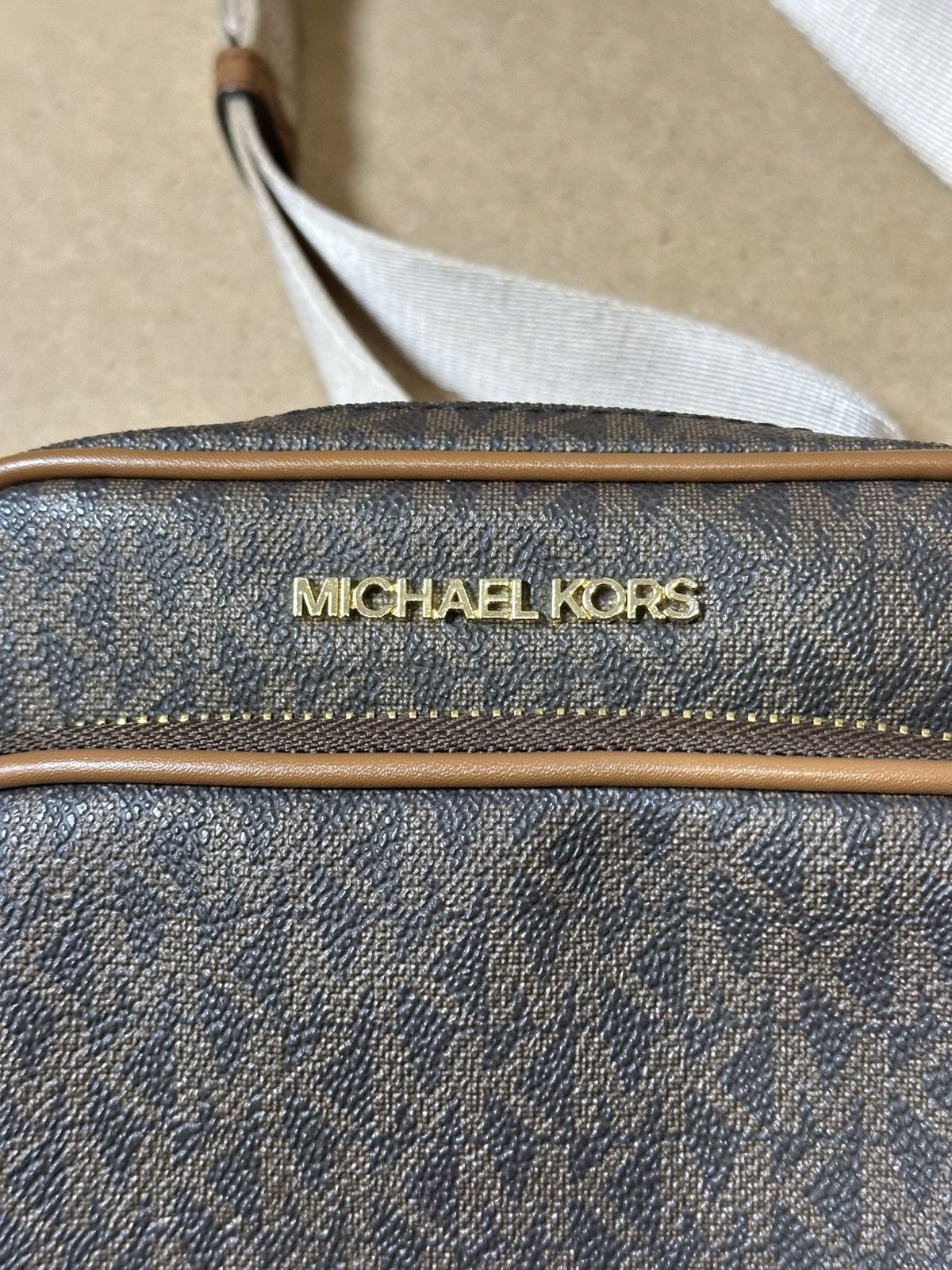 Michael Kors MICHAEL KORS SLING SLING BAG. Size ONE SIZE - 12 Thumbnail