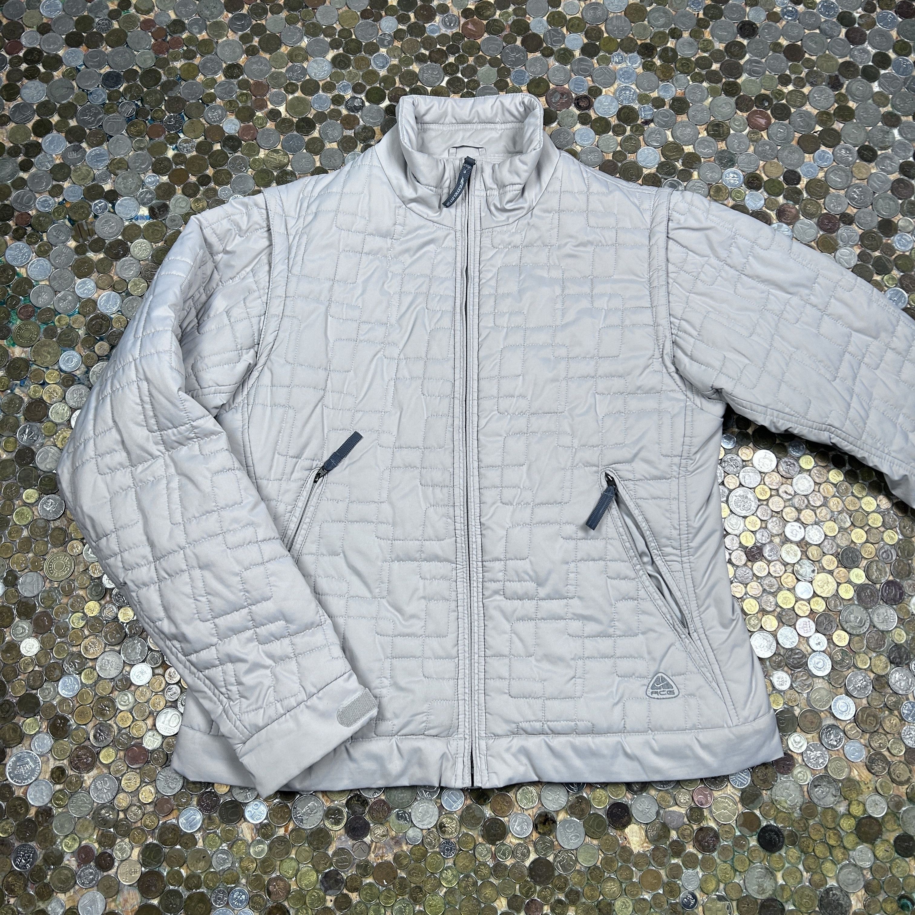 Nike ACG Nike ACG qualited jacket WMNS removable sleeve Size L / US 10 / IT 46 - 1 Thumbnail