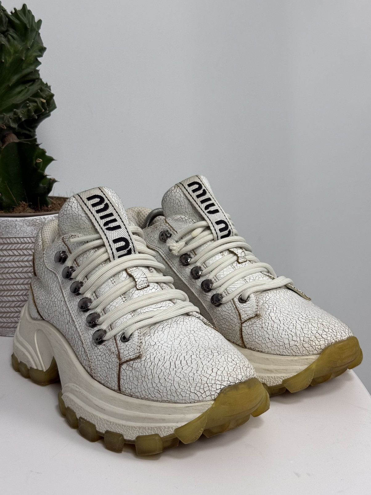 Miu Miu Miu Miu Damen Cracked Leather Chunky Sneakers White EU 37 Size US 7.5 / IT 37.5 - 3 Thumbnail