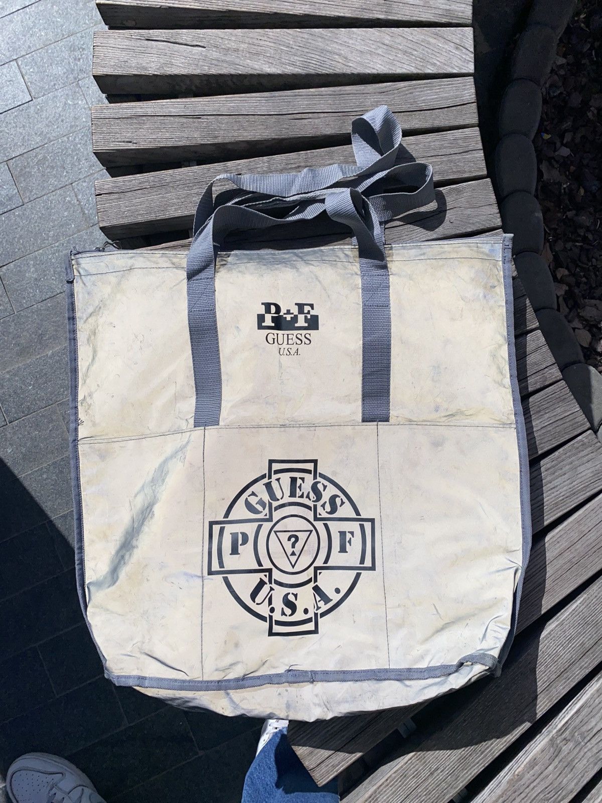 Guess × Places + Faces Places + Faces x GUESS Jeans U.S.A. Reflective Tote Bag Size ONE SIZE - 4 Thumbnail