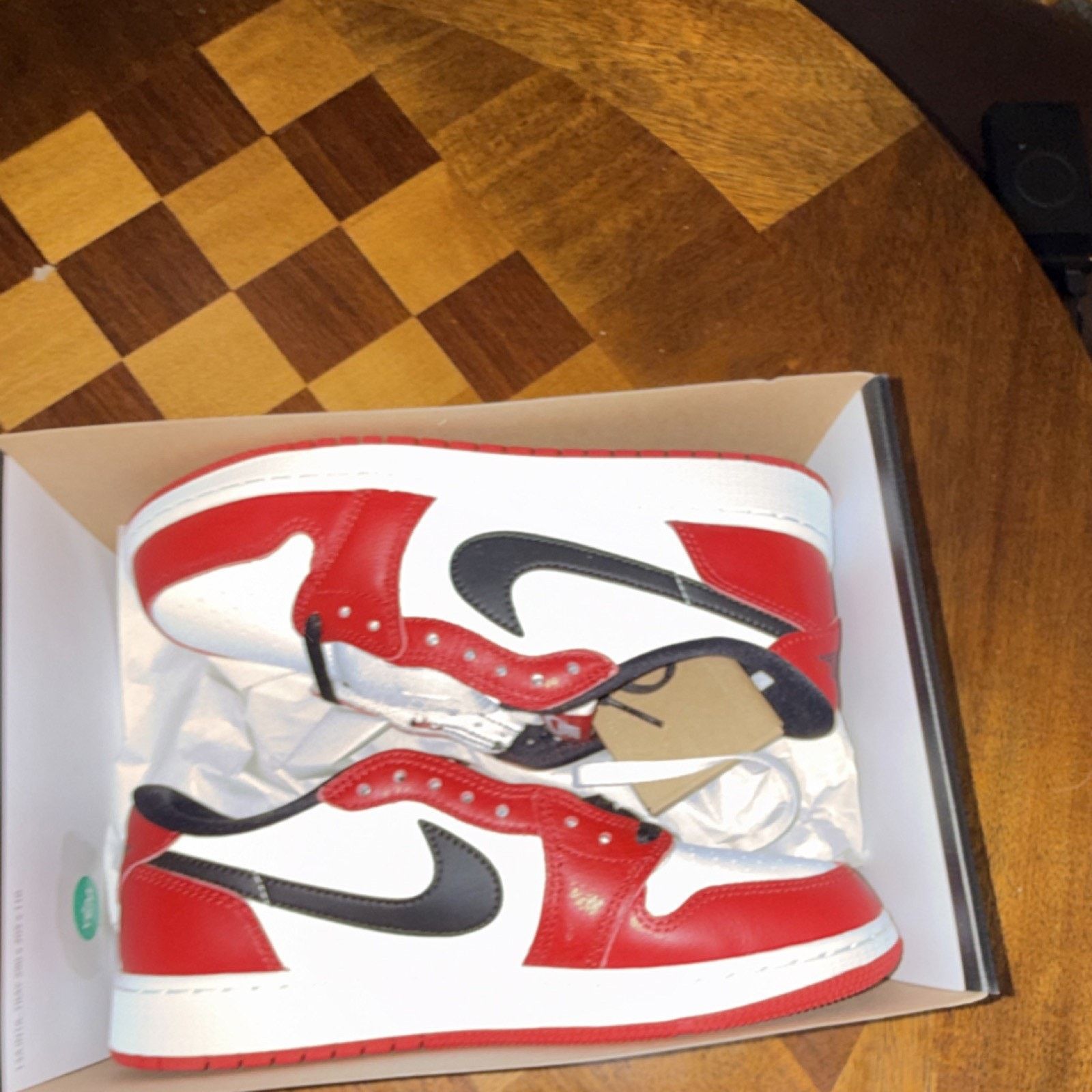 Nike Nike Air Jordan 1 Retro Low OG GS Varsity Red Black 7Y 8.5W Size US 7 / EU 40 - 7 Thumbnail