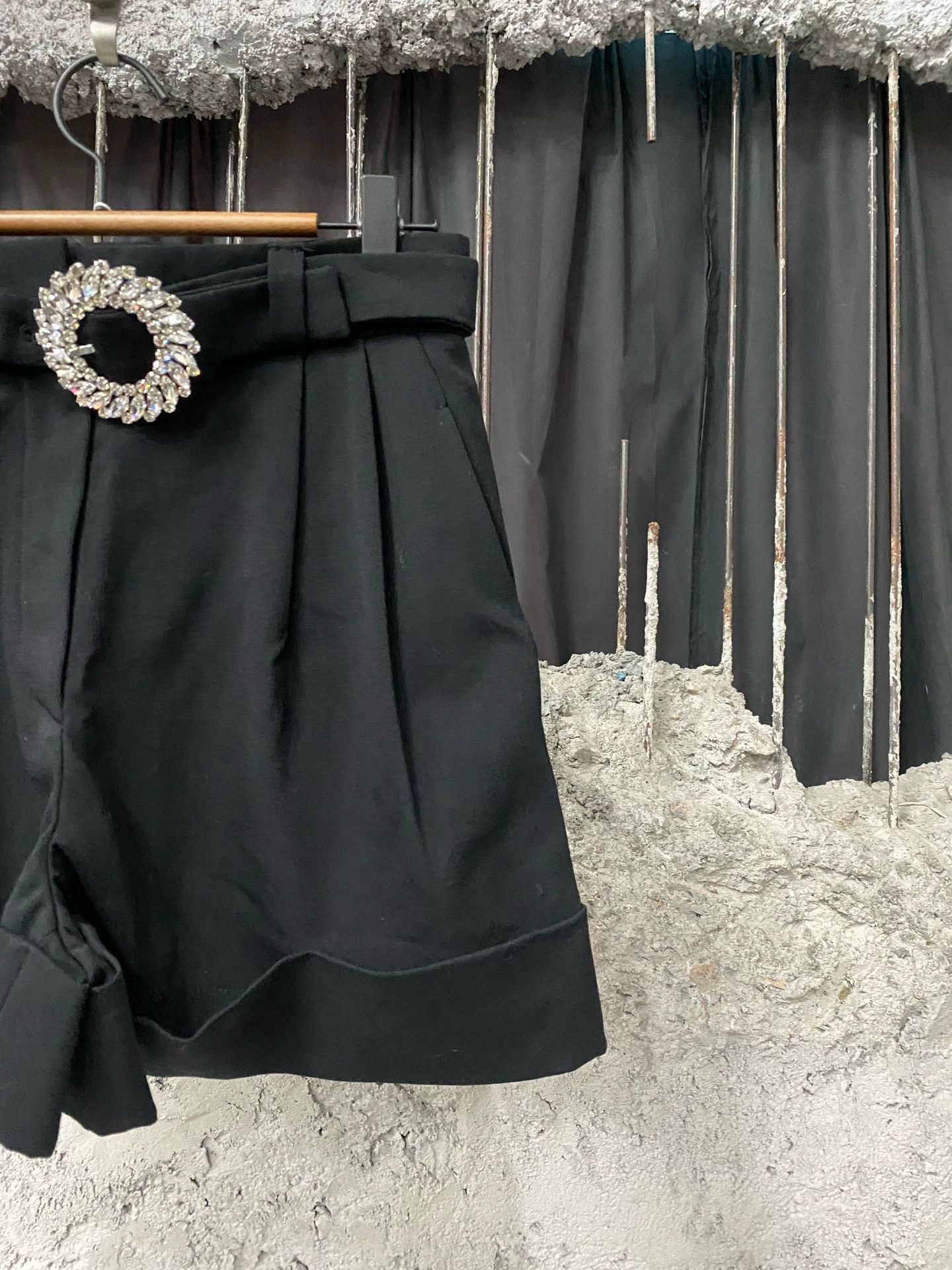 Miu Miu Miu Miu Rhinestone Belted Short 42 99 New 1RhinestoneMissing Size 28" / US 6 / IT 42 - 4 Thumbnail