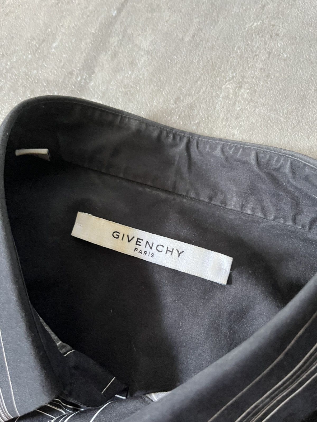 Givenchy Givenchy Cobra button up shirt A/W 2016 Riccardo Tisci Size US L / EU 52-54 / 3 - 11 Thumbnail