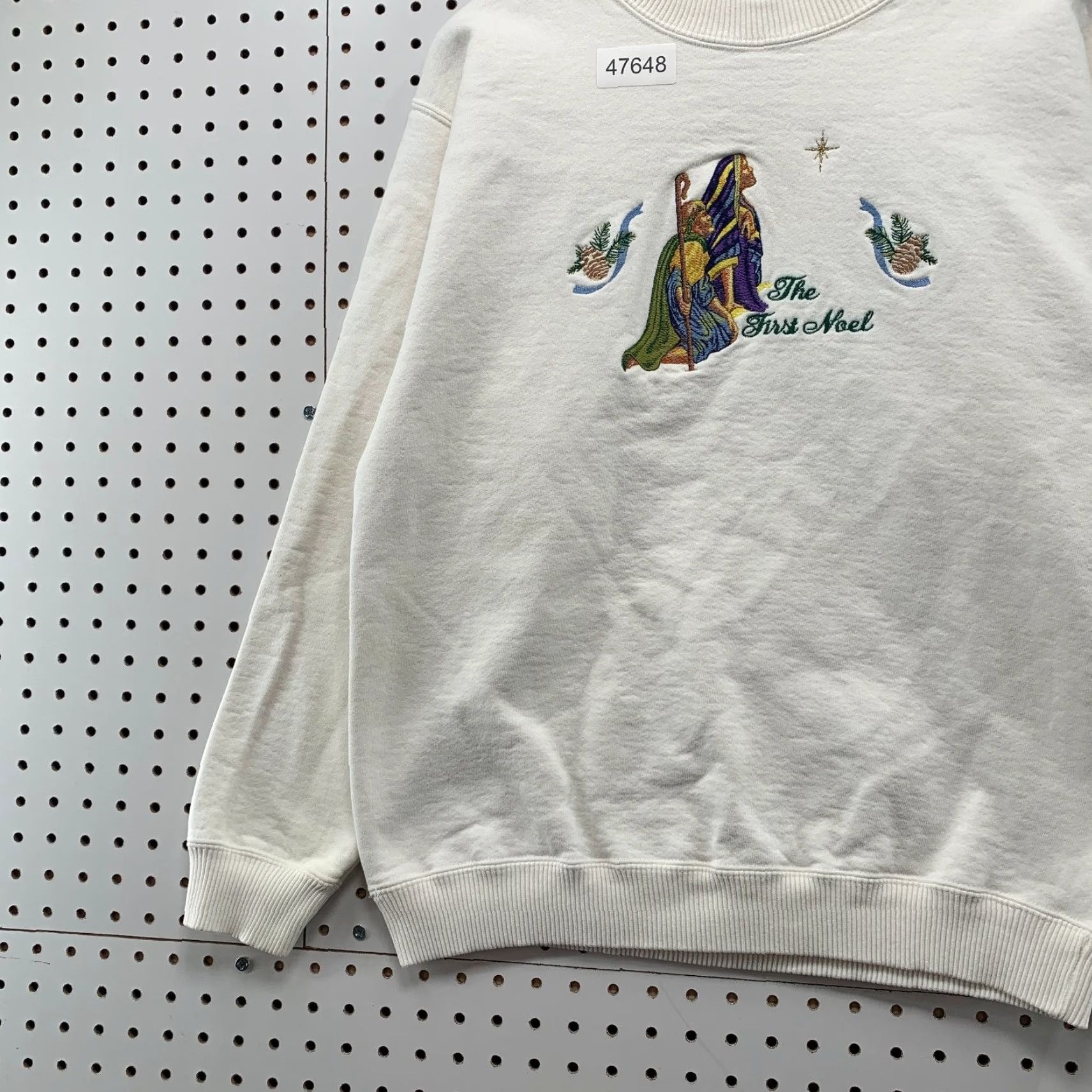 Gildan VINTAGE First Noel Sweatshirt Mens M White Embroidered Fleece Crewneck USA Size US M / EU 48-50 / 2 - 5 Thumbnail
