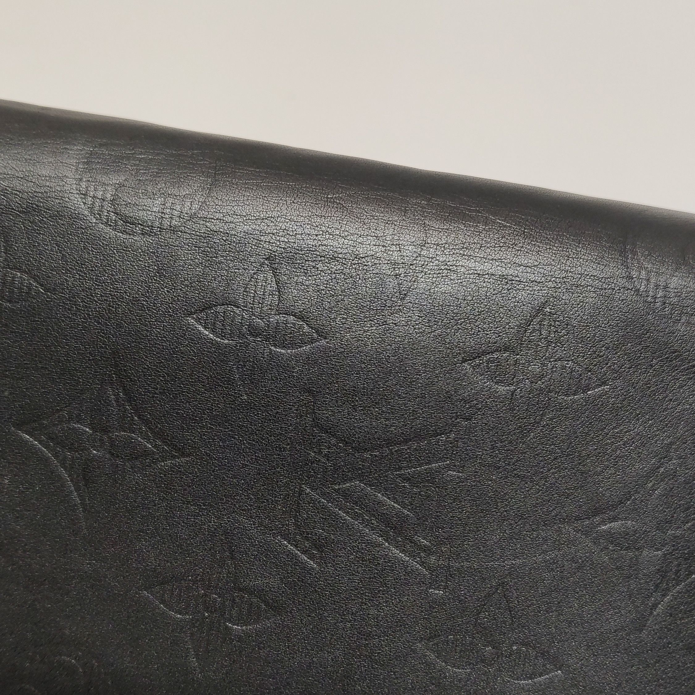 Louis Vuitton Louis Vuitton (LV) Zippy leather embossed zip around wallet Size ONE SIZE - 6 Thumbnail