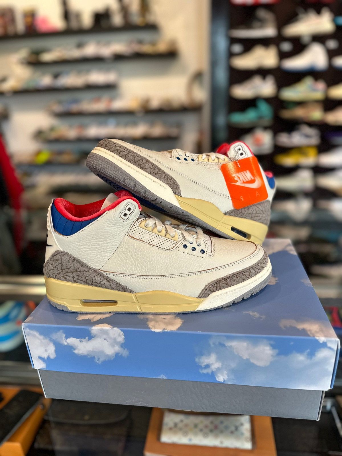 Jordan Brand Jordan 3 Retro Seoul DS OG Size US 11 / EU 44 - 1 Thumbnail