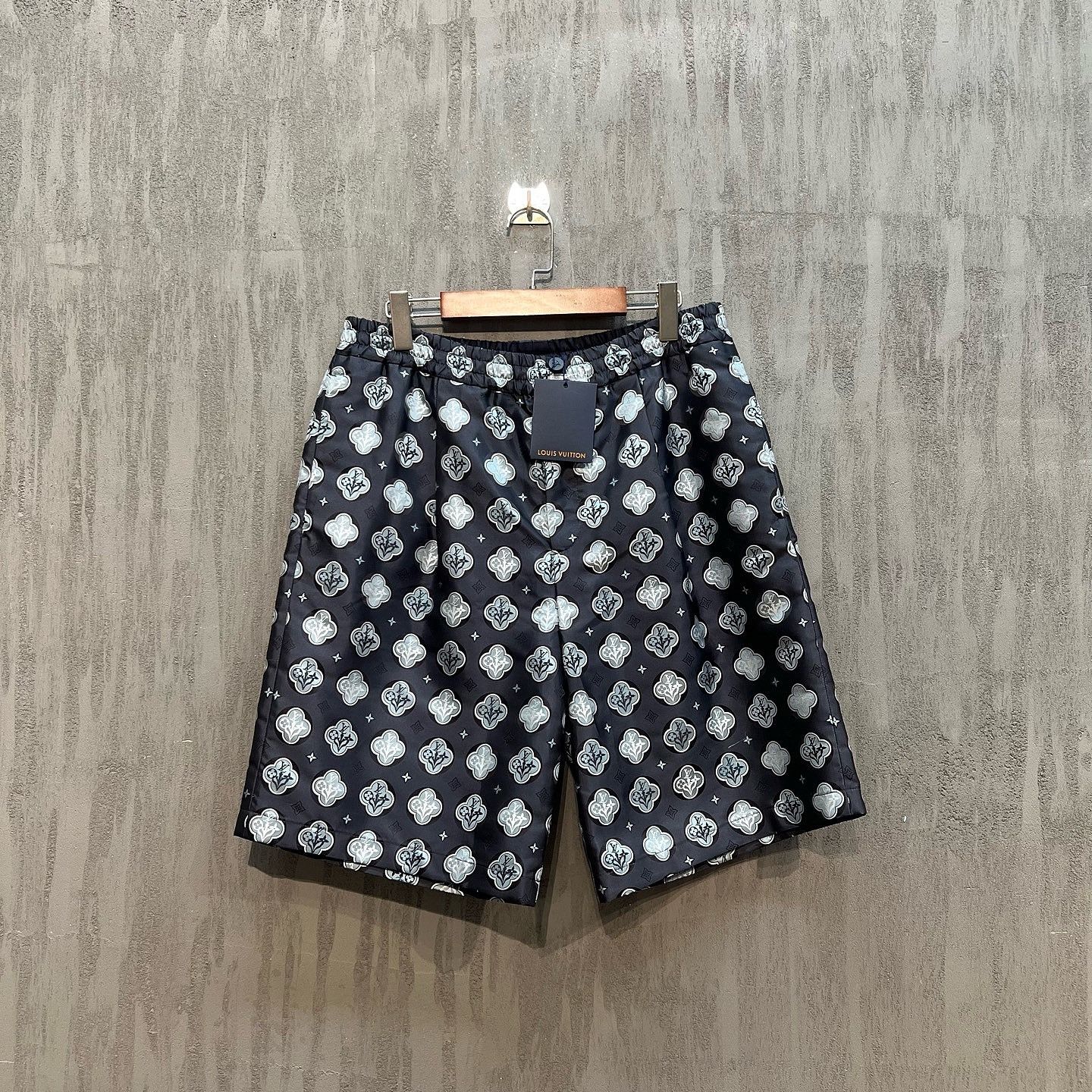Louis Vuitton Louis Vuitton Monogram Flower Shorts Size 26 Size US 26 / EU 42 - 1 Thumbnail