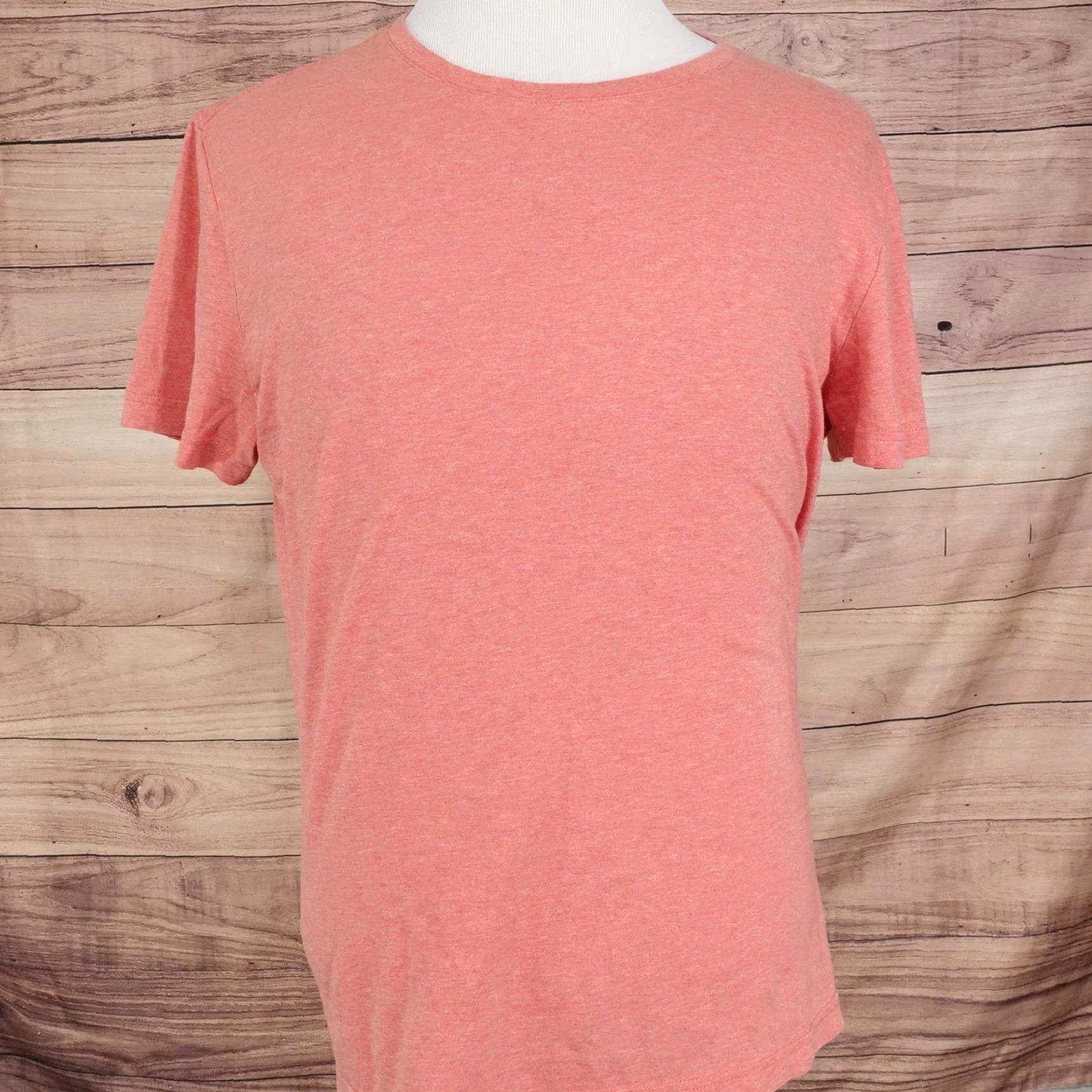 Banana Republic VINTAGE? No. Banana Republic Shirt Mens Large Heather Coral Soft Wash Organic Cotton Crewneck Size US L / EU 52-54 / 3 - 3 Thumbnail