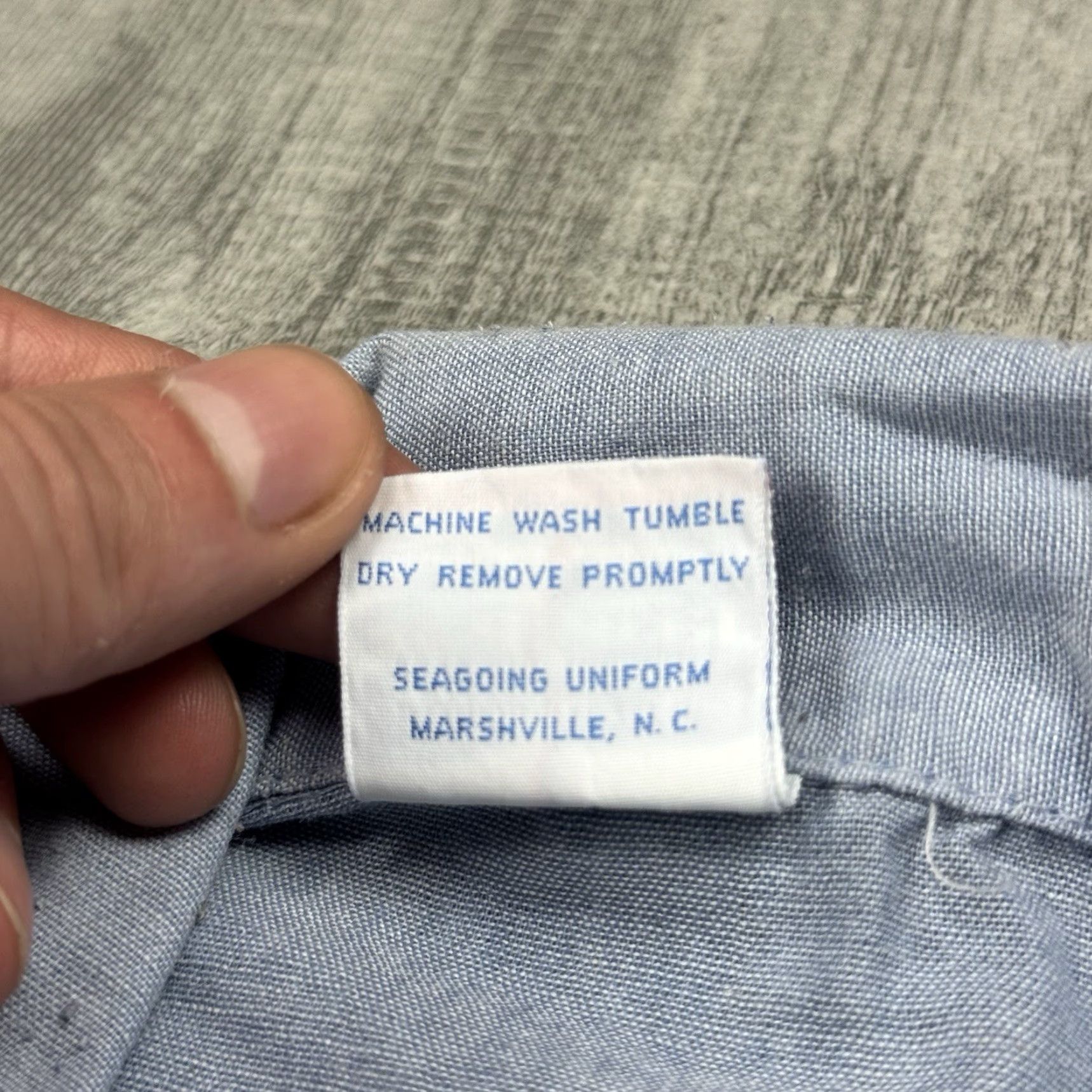 Vintage VINTAGE US Navy Seafarer Shirt Men’s Large Blue Short Sleeve Chambray 70s Military Landgirl Size US L / EU 52-54 / 3 - 7 Thumbnail