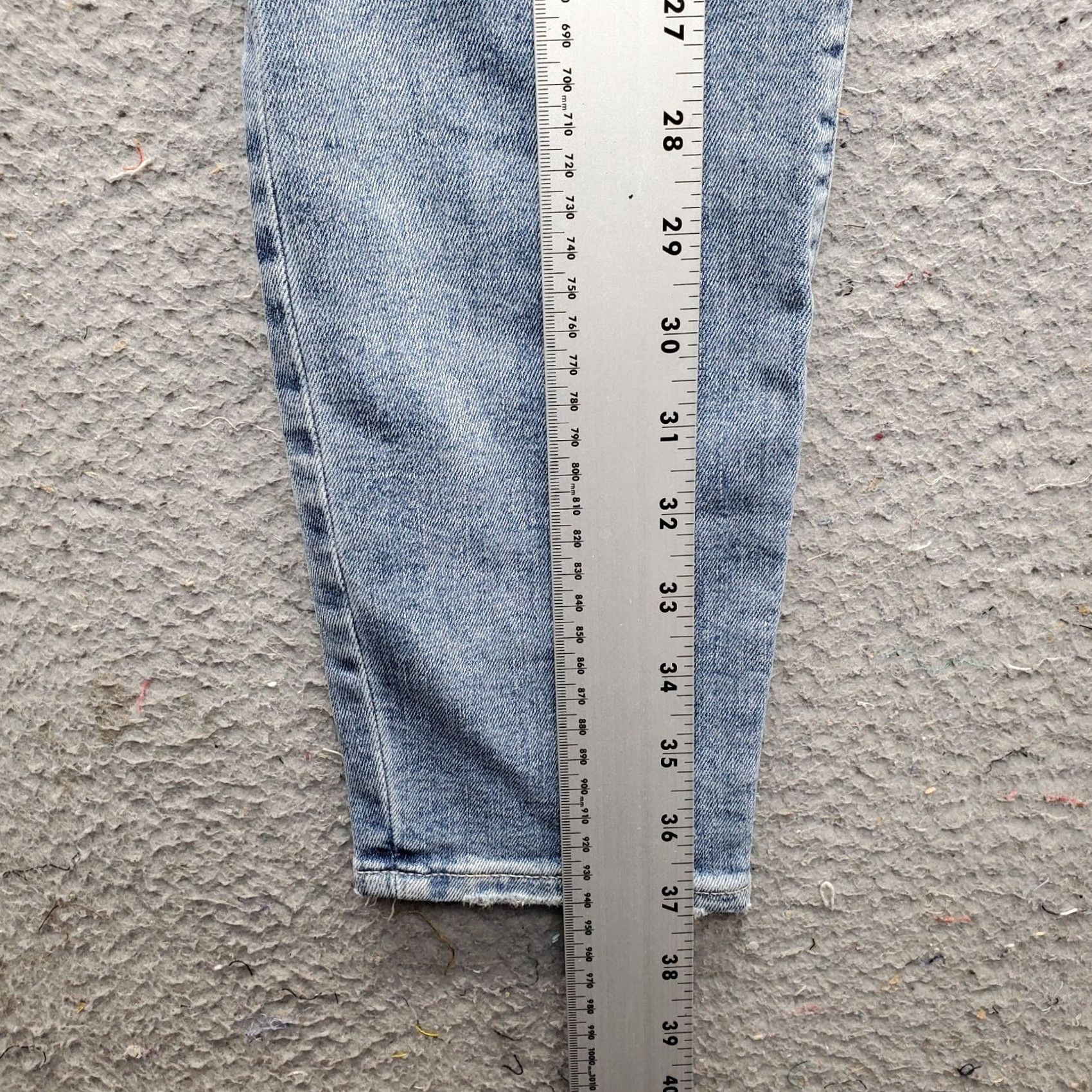 Gap Gap Women 2 Jeans Blue Denim Stretch Mid Rise Skinny Regular Distressed 26/2R 5-Pocket Denim Slim Fit 1969 Product Line Gap 1969 Size 26" / US 2 / IT 38 - 3 Thumbnail
