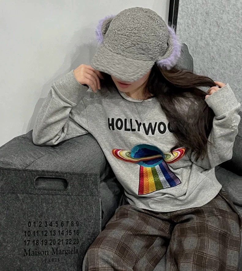 Gucci Gucci Gray Planet Embroidered Sweatshirt 2502-Nextarrow Size US S / EU 44-46 / 1 - 7 Thumbnail