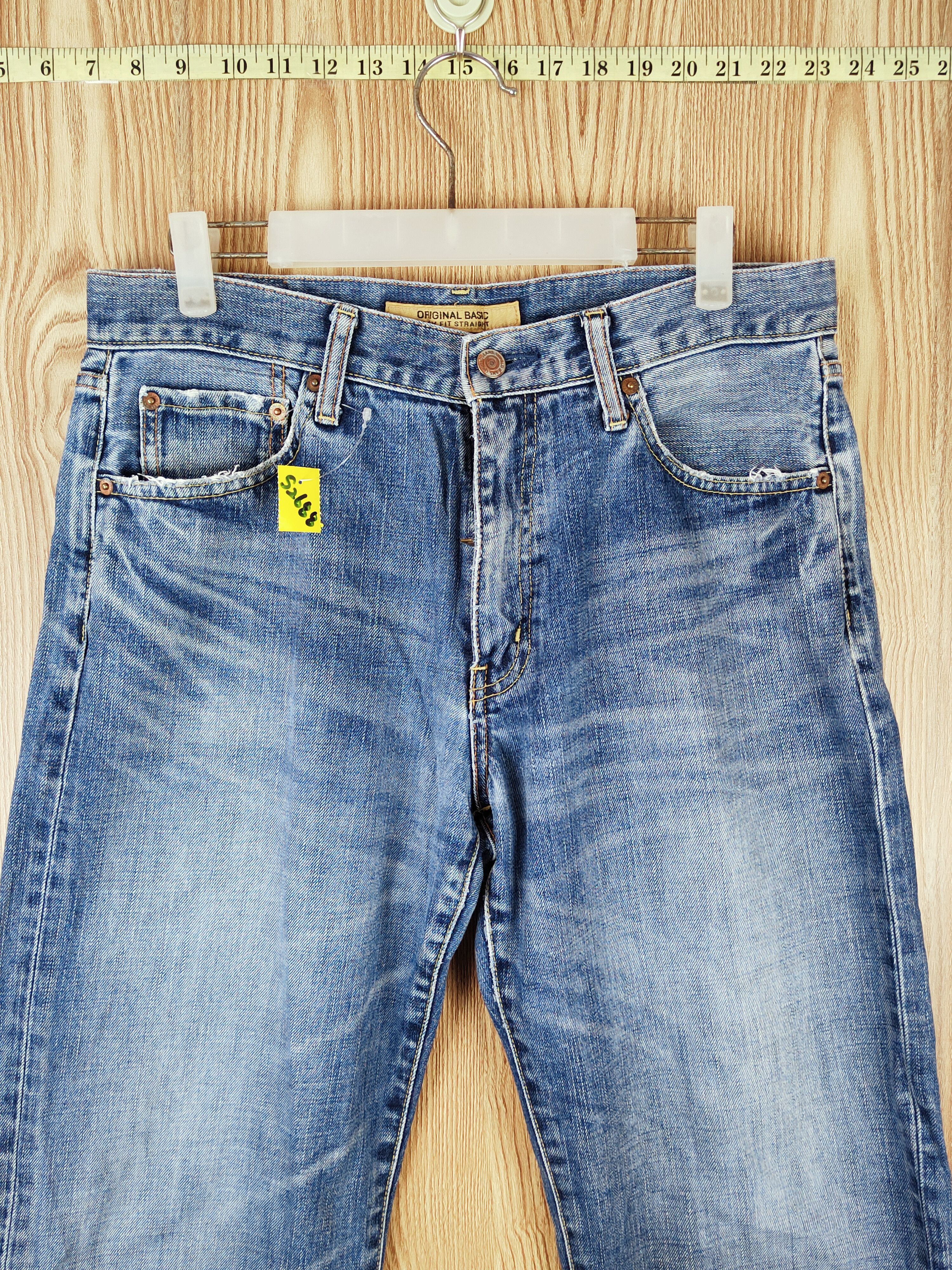 Japanese Brand Uniqlo Blue Distressed Ripped Jeans #S2688 Size US 32 / EU 48 - 2 Thumbnail