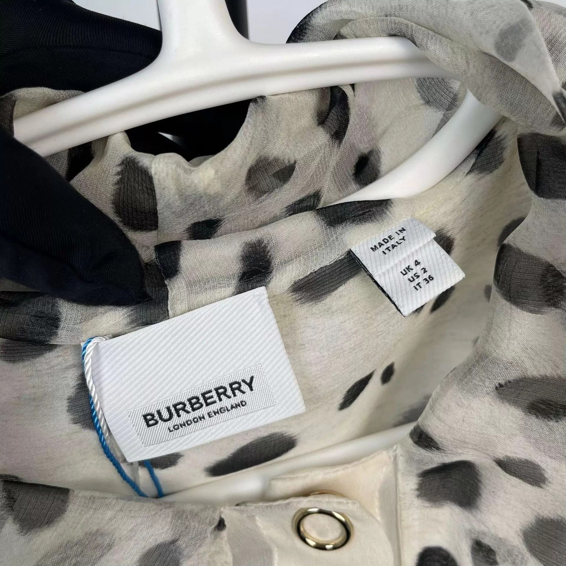 Burberry Burberry Silk Polka Dot Suit Size XS / US 0-2 / IT 36-38 - 7 Thumbnail